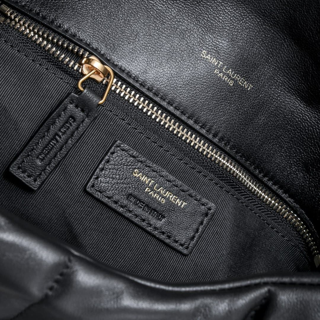 C8610 【New】LOULOU PUFFER quilted lambskin bag, made of lambskin with 100% material. The material is soft and delicate, giving a feeling like holding clouds ☁️; the classic Y brand logo, chains, and buckles are all made of silver-plated metal, offering a m — image 7