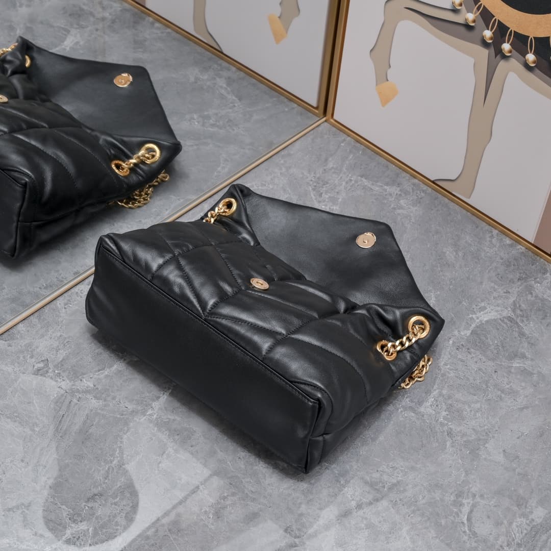 C8610 【New】LOULOU PUFFER quilted lambskin bag, made of lambskin with 100% material. The material is soft and delicate, giving a feeling like holding clouds ☁️; the classic Y brand logo, chains, and buckles are all made of silver-plated metal, offering a m — image 5