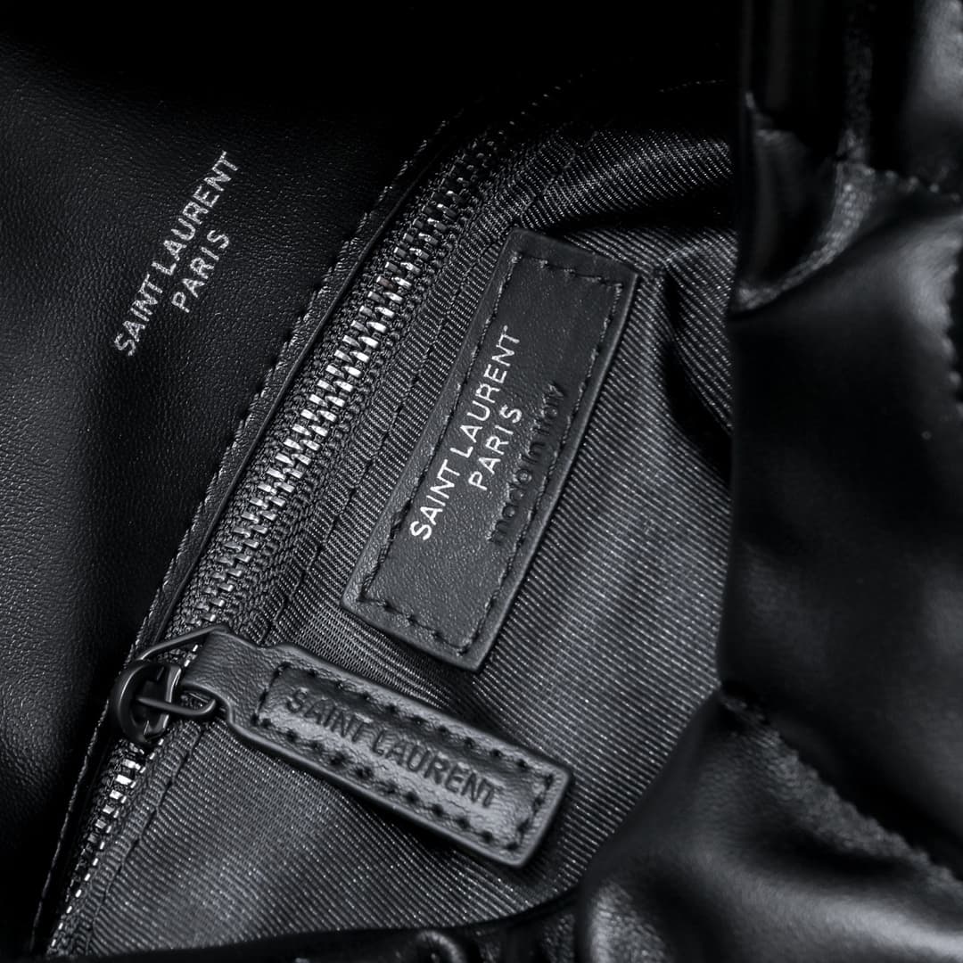 C8612 【New】LOULOU PUFFER quilting lambskin bag, made of lambskin with 100% quality. The material is soft and delicate, giving a feeling like being wrapped in clouds ☁️. The classic Y brand logo, chains, and fastenings are all crafted from silver-plated me — image 6