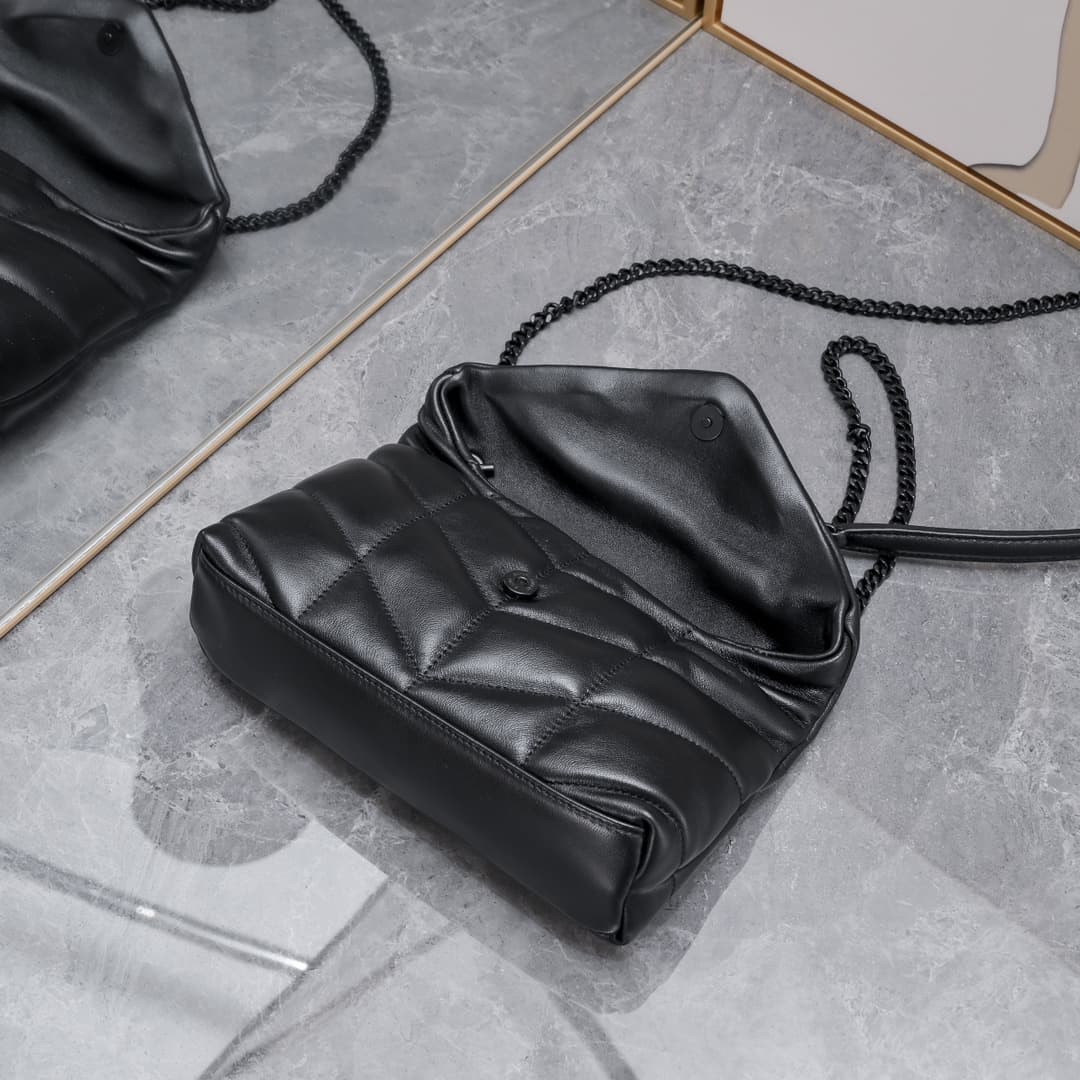 C8615 Mini version #23CM Crossbody bag is here! Made of soft Italian lambskin, with Y brand cross-strip quilting technique. It features a soft front flap pocket and detachable shoulder strap, making it suitable for both storage purposes and as an underarm — image 6