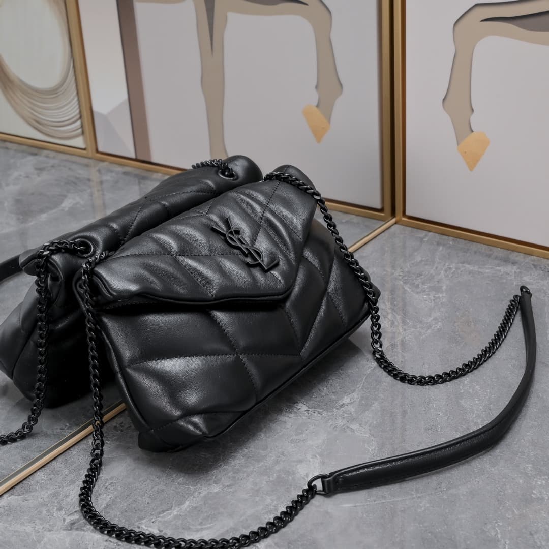 C8615 Mini version #23CM Crossbody bag is here! Made of soft Italian lambskin, with Y brand cross-strip quilting technique. It features a soft front flap pocket and detachable shoulder strap, making it suitable for both storage purposes and as an underarm — image 2