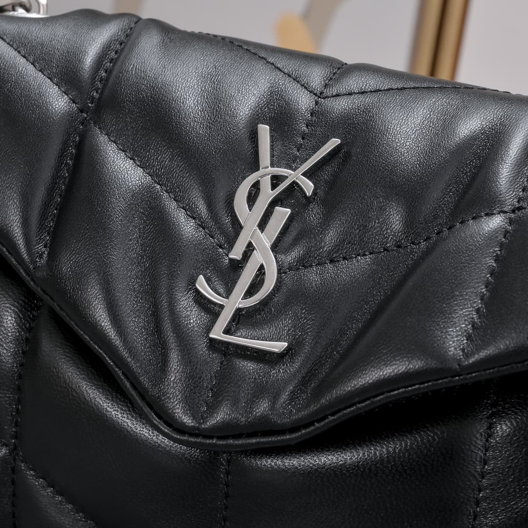 C8614 Mini-sized bag #23CM is here! Made of soft Italian lambskin, this bag features Y’s diagonal striped quilting pattern. It has a soft front flap pocket and a detachable shoulder strap – it can be used as a storage bag or as an underarm bag with adjust — image 3