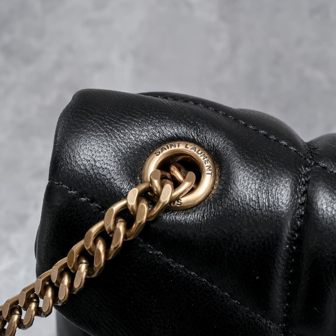 C8613 Mini-style bag #23CM is here! Made of soft Italian lambskin, this bag features Y’s diagonal striped quilting technique. It has a soft front flap pocket and a detachable shoulder strap, making it suitable for both storage purposes and as an underarm  — image 4