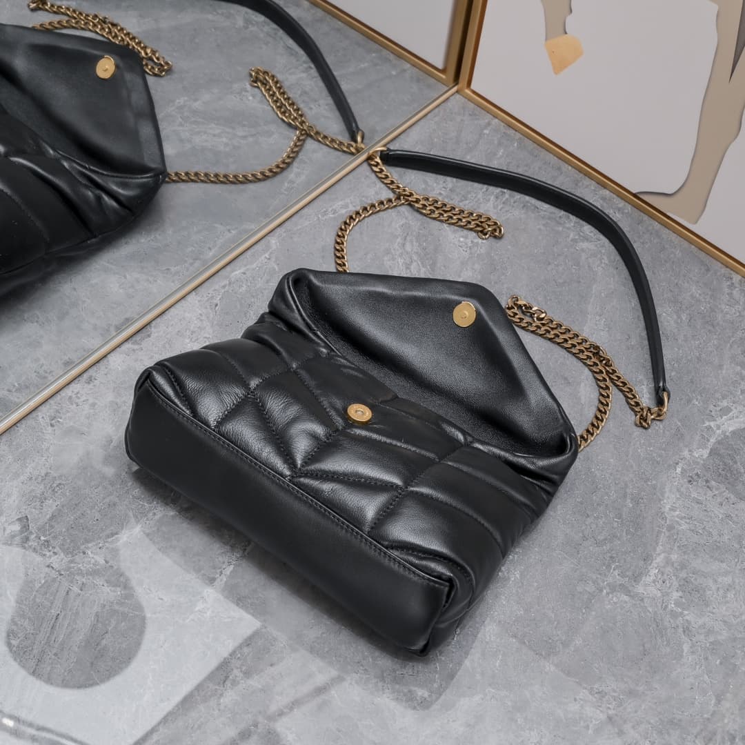 C8613 Mini-style bag #23CM is here! Made of soft Italian lambskin, this bag features Y’s diagonal striped quilting technique. It has a soft front flap pocket and a detachable shoulder strap, making it suitable for both storage purposes and as an underarm  — image 6