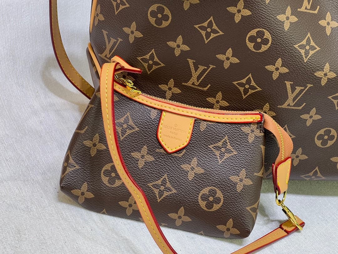 C5072 💰 Large size vintage/retro variant with parent-child design 🔥 Very popular 🔥🔥💥 M44945 – a recent hit among online influencers. LV mid-century tote bag, the latest style for early spring. A versatile LV upgrade version shopping bag. In recent years,  — image 5