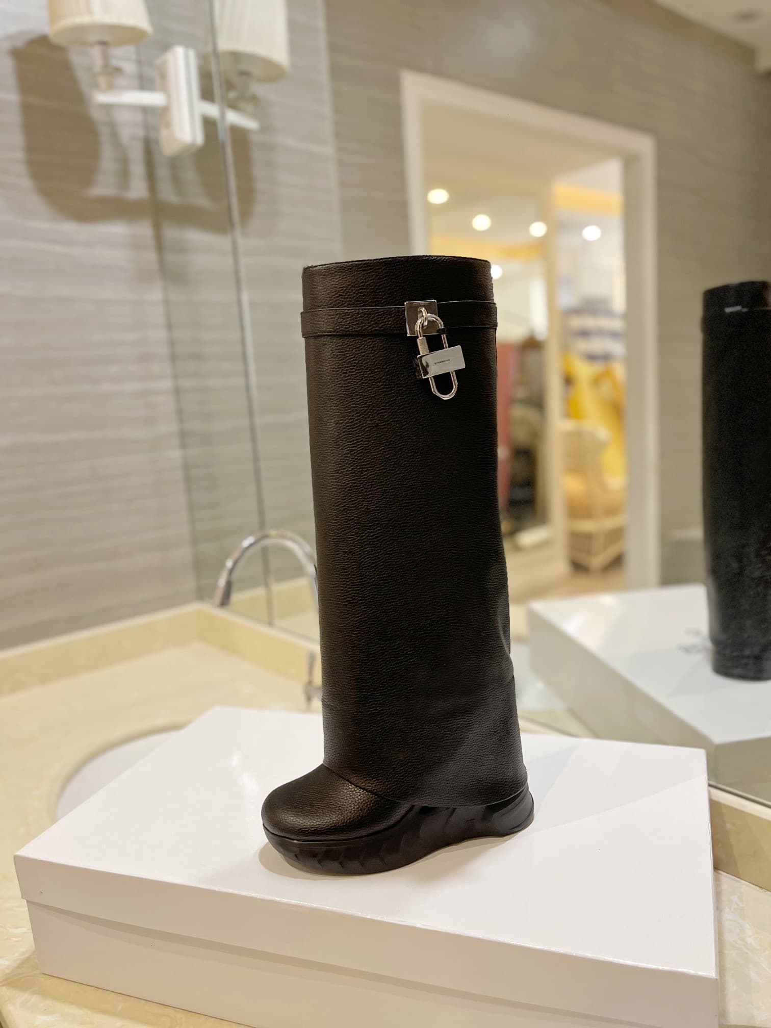 D6526 💰 GIVENCHY QZKEEP 0X0ZX new model, high heel, slim-fit shark boots 2026 — image 5