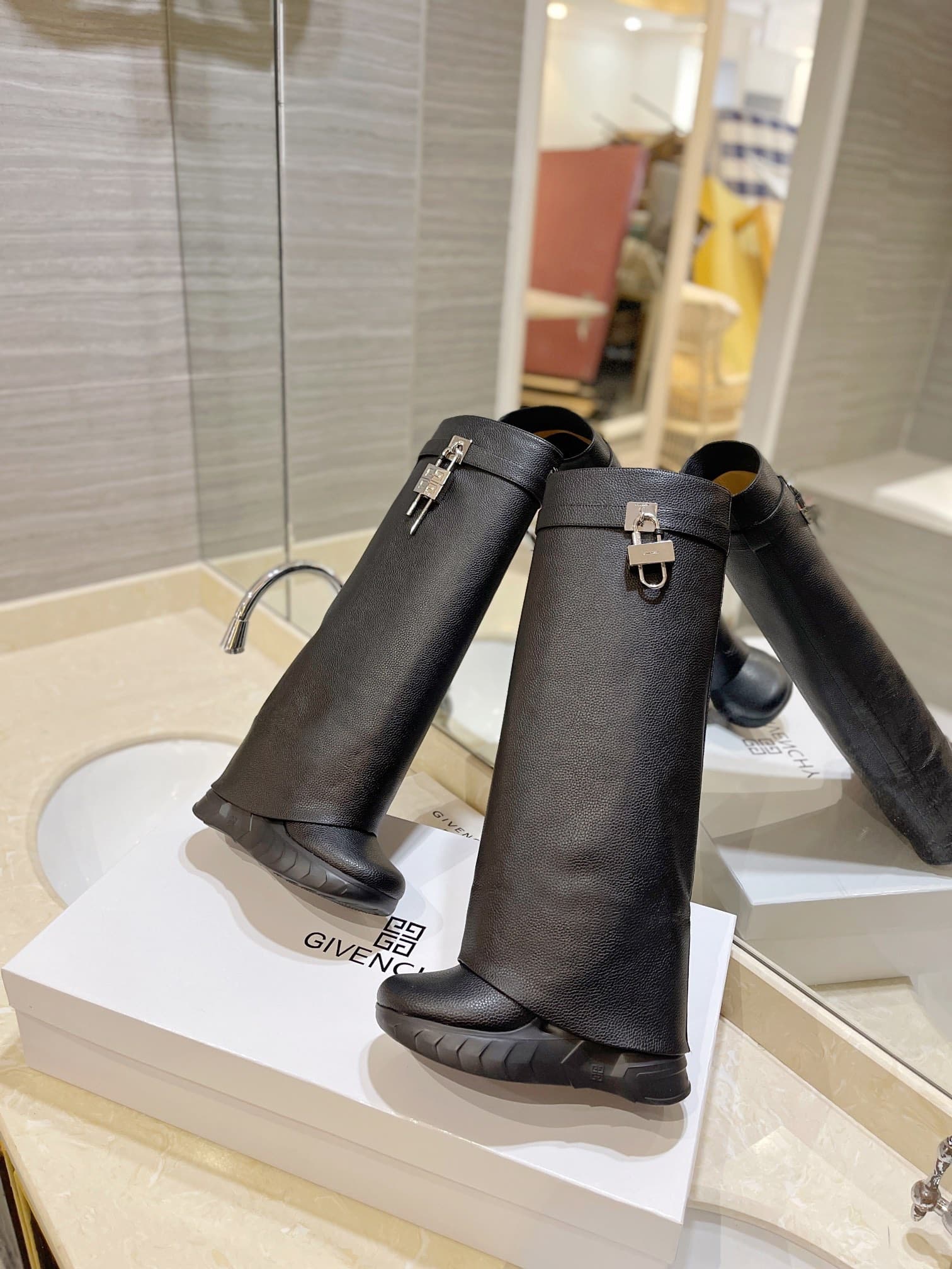 D6526 💰 GIVENCHY QZKEEP 0X0ZX new model, high heel, slim-fit shark boots 2026 — image 4