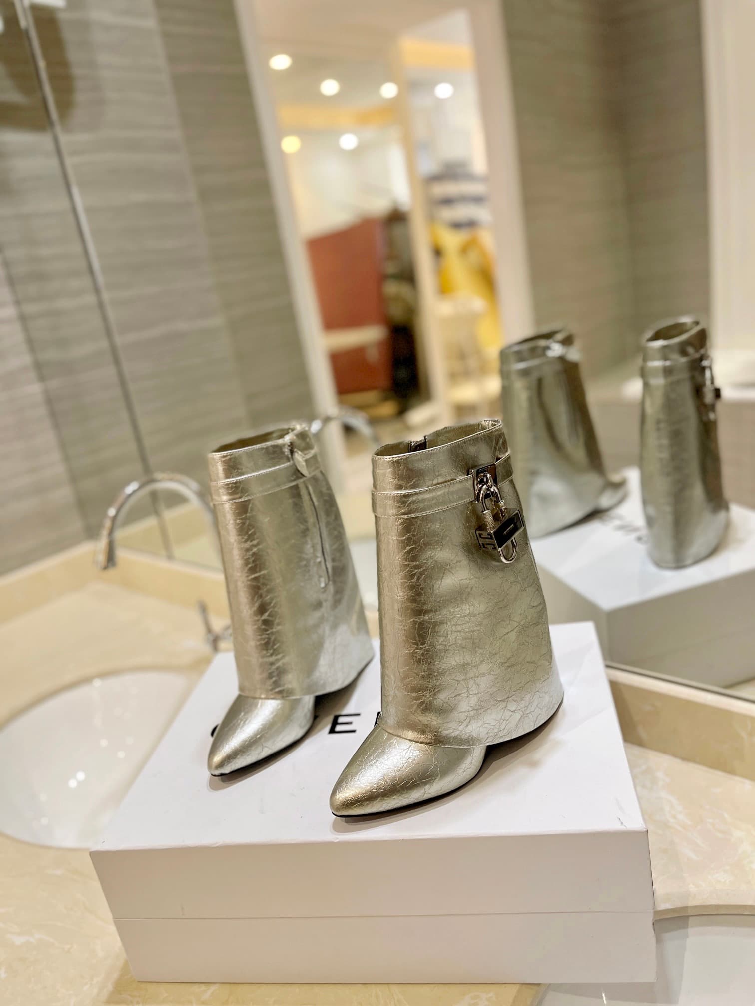 D6528 💰 Authentic, high-quality customized version from the retail store — image 2