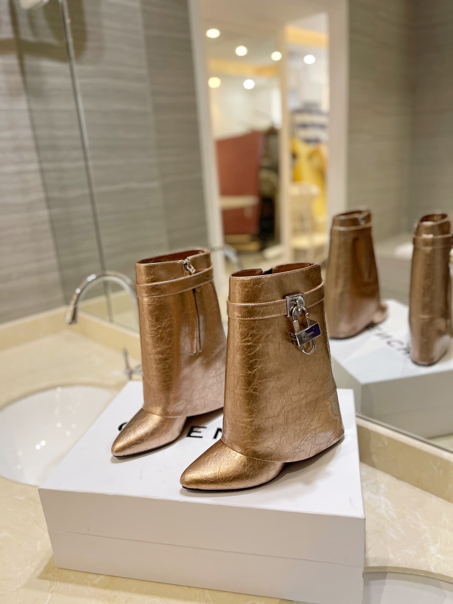 D6527 💰 Authentic, high-quality customized version from the retail store — image 2
