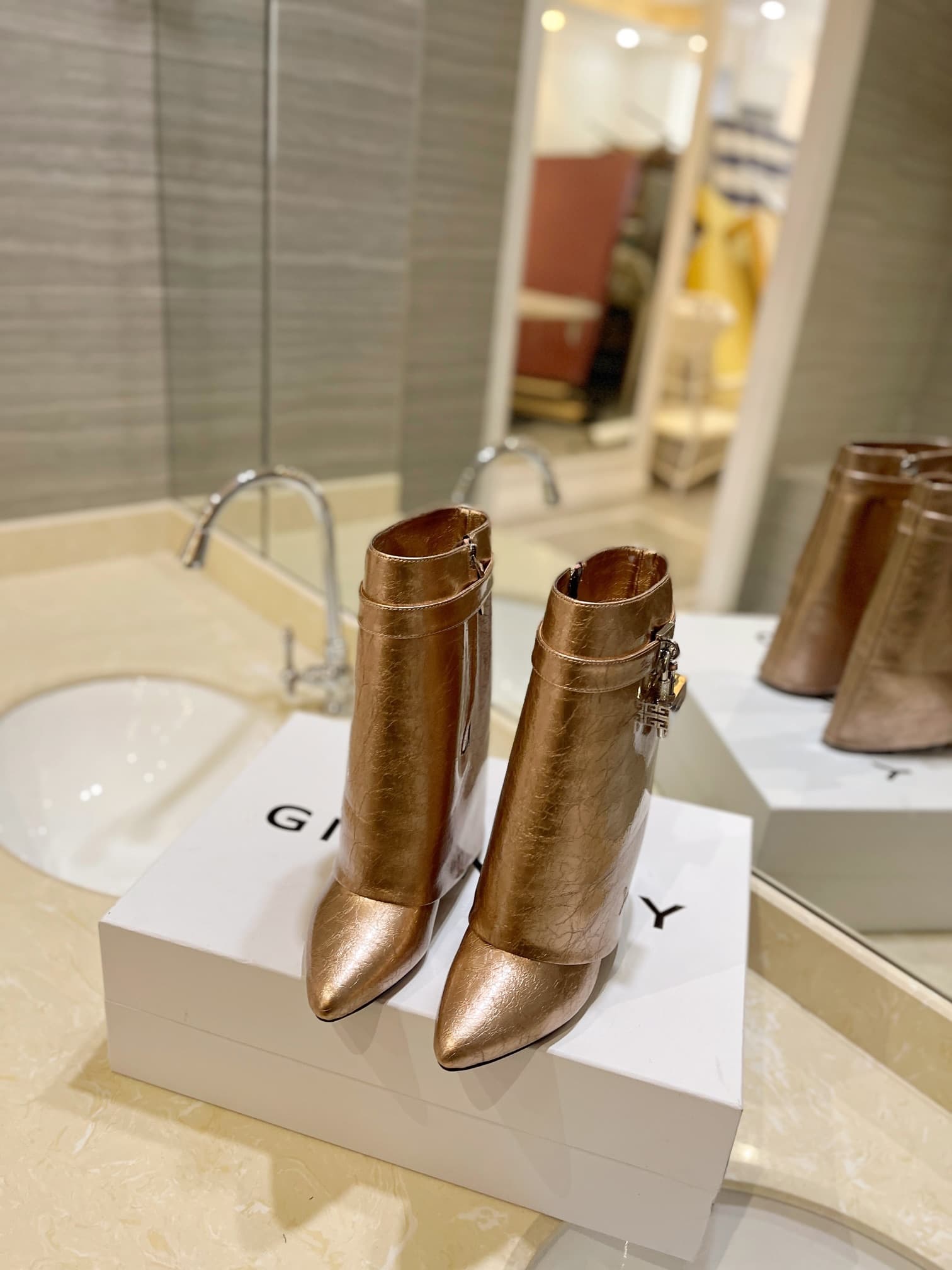 D6527 💰 Authentic, high-quality customized version from the retail store — image 3