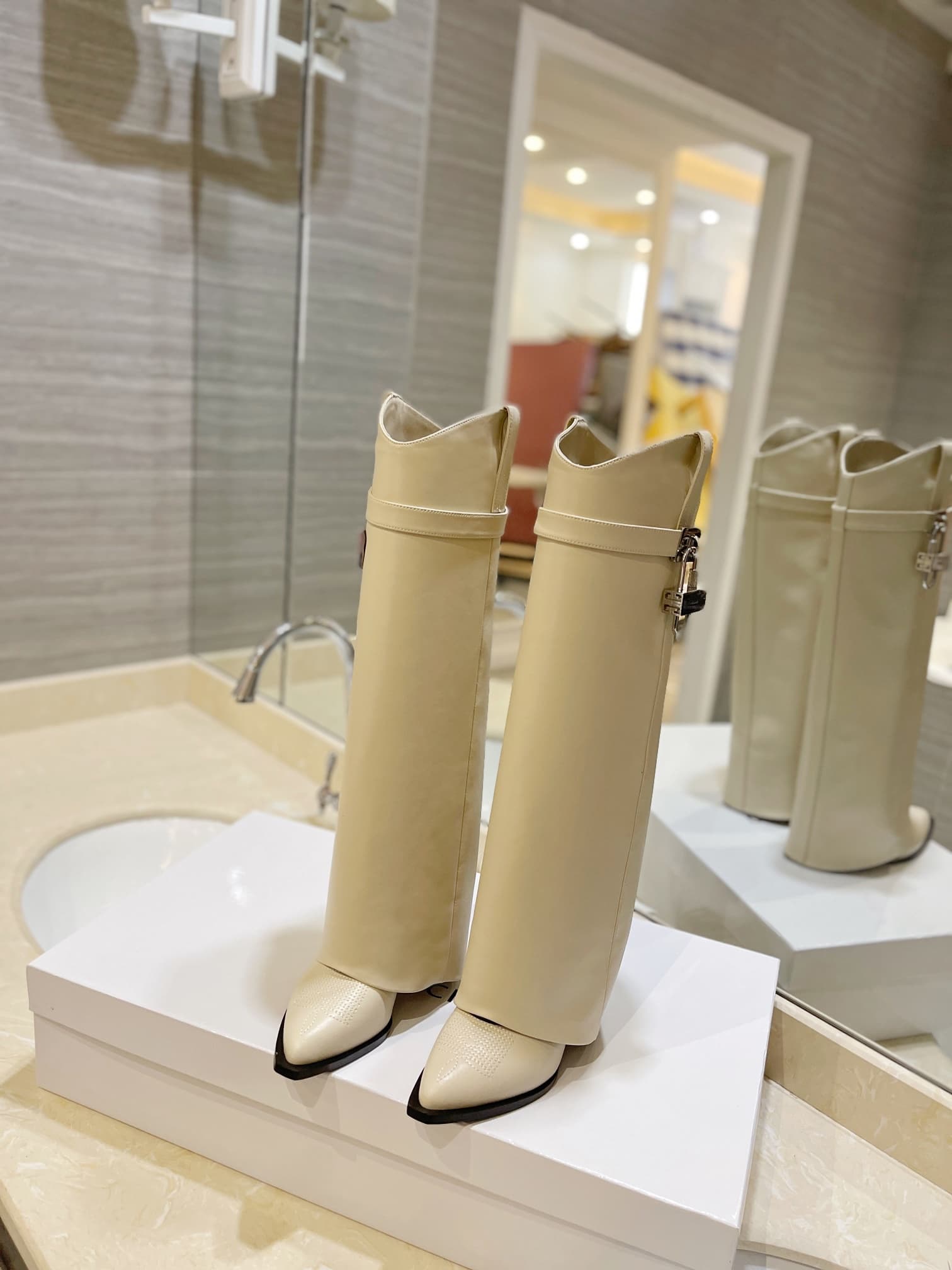 D6540 💰 Authentic version customized for specialty stores — image 3