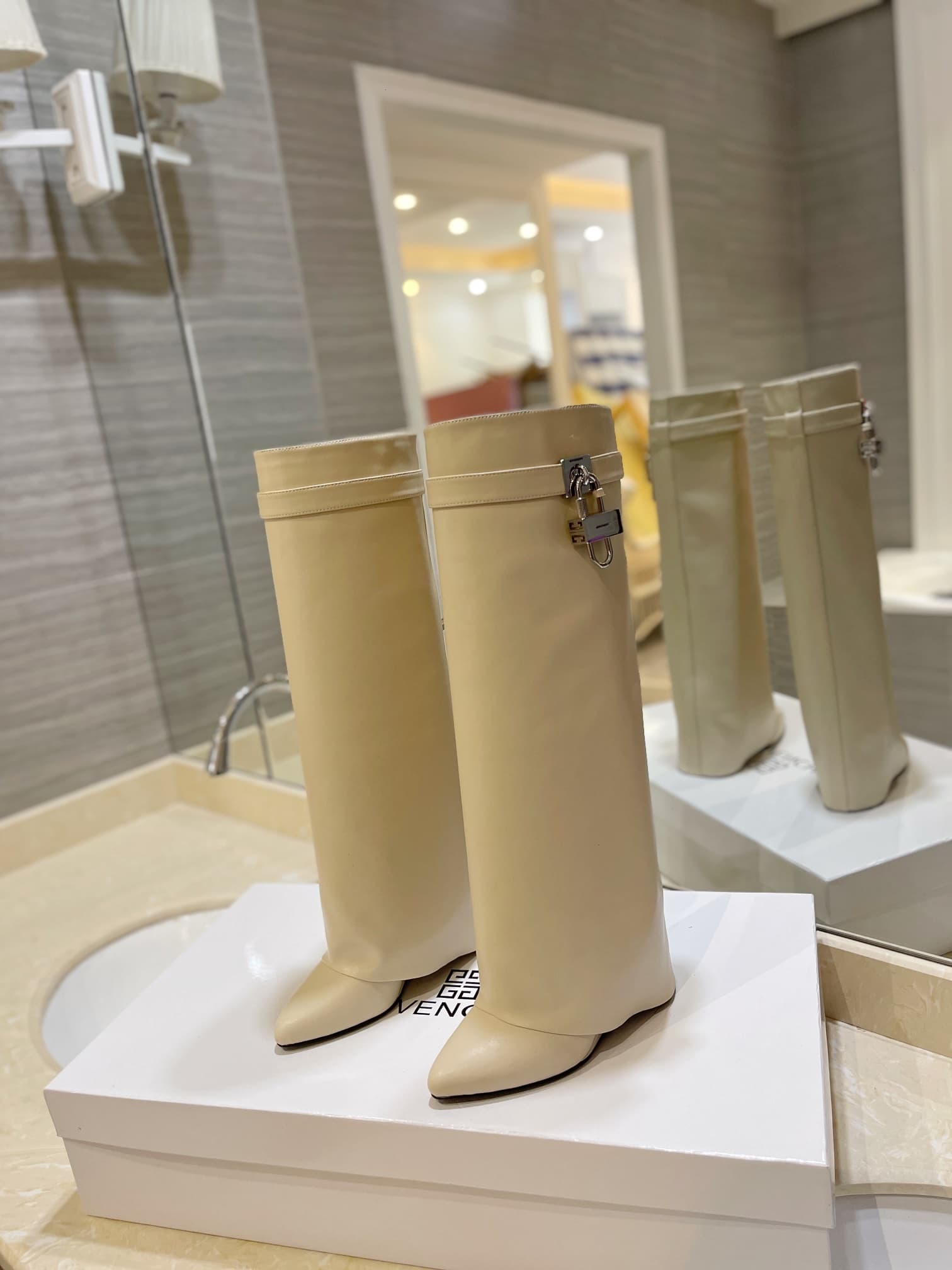 D6553 💰 Authentic, high-quality customized version from the retail store — image 2