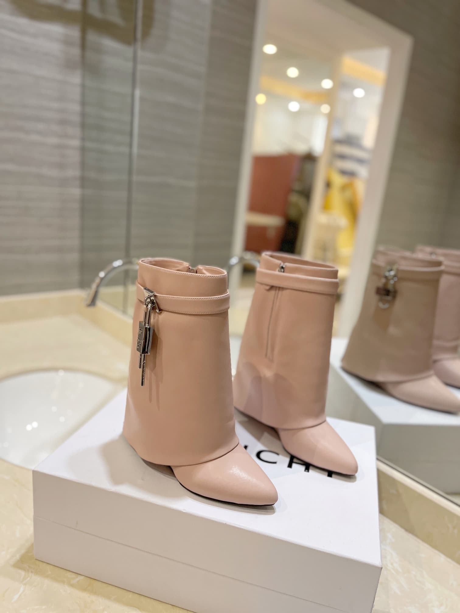 D6562 💰 Authentic version customized for retail stores — image 1
