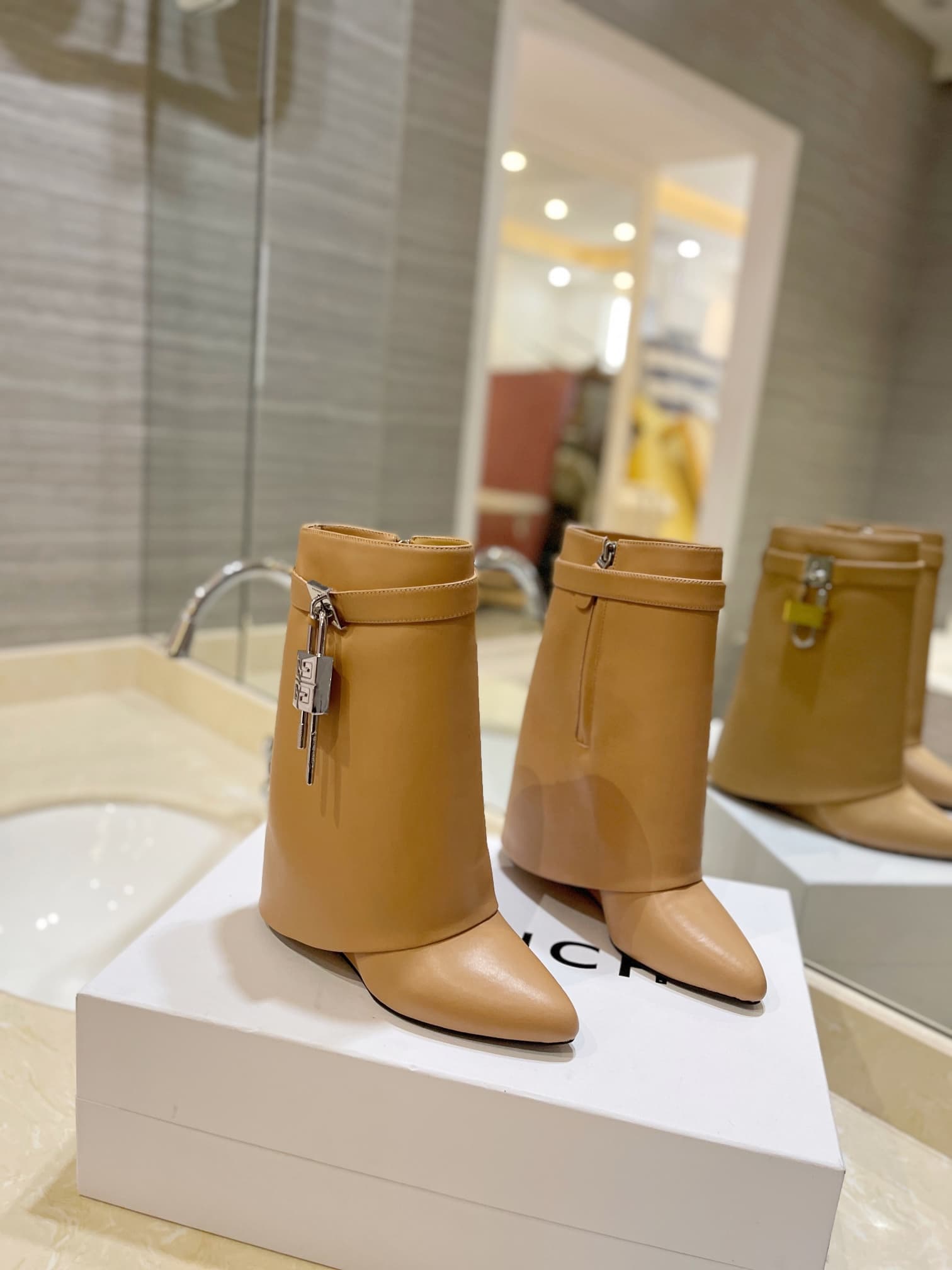 D6561 💰 Authentic version customized for retail stores — image 1