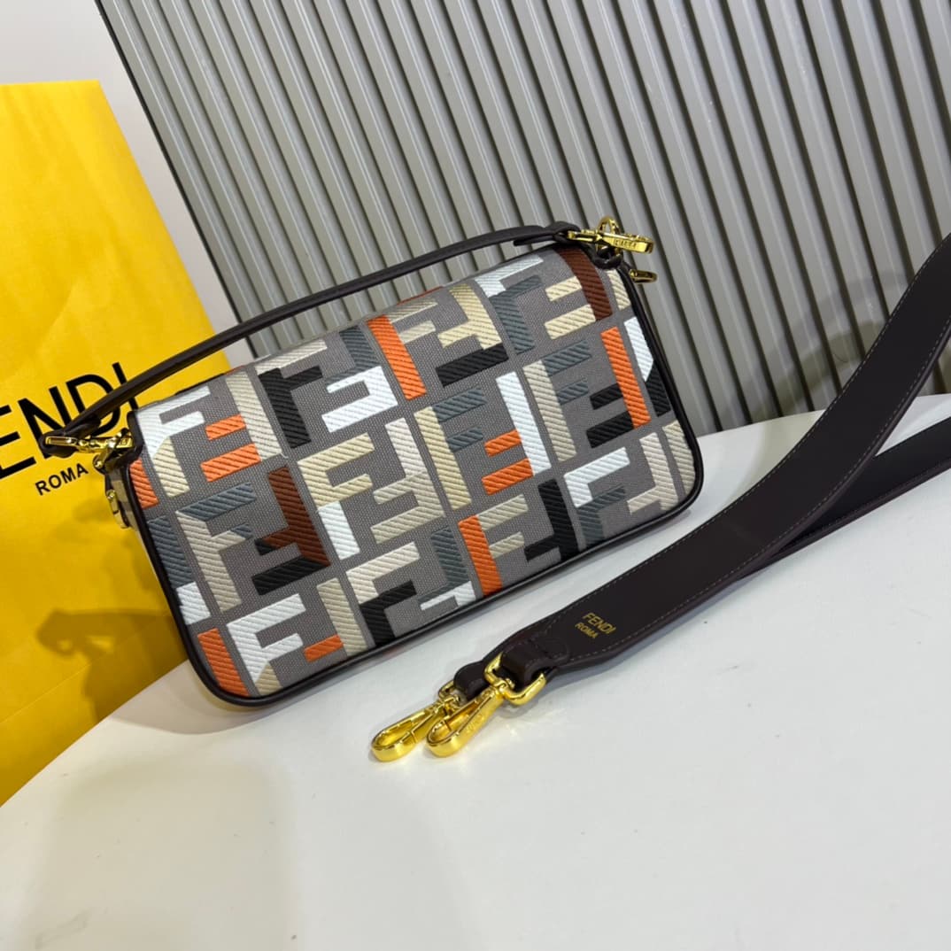 C2934 Ready-to-use bag made of top-quality leather, in its original 2022 style: It has a very summery look; colorful rainbow🌈F embroidery. This Fendi Baguette pattern bag is definitely a trendy item for this summer! It looks great when worn; it’s also hig — image 2