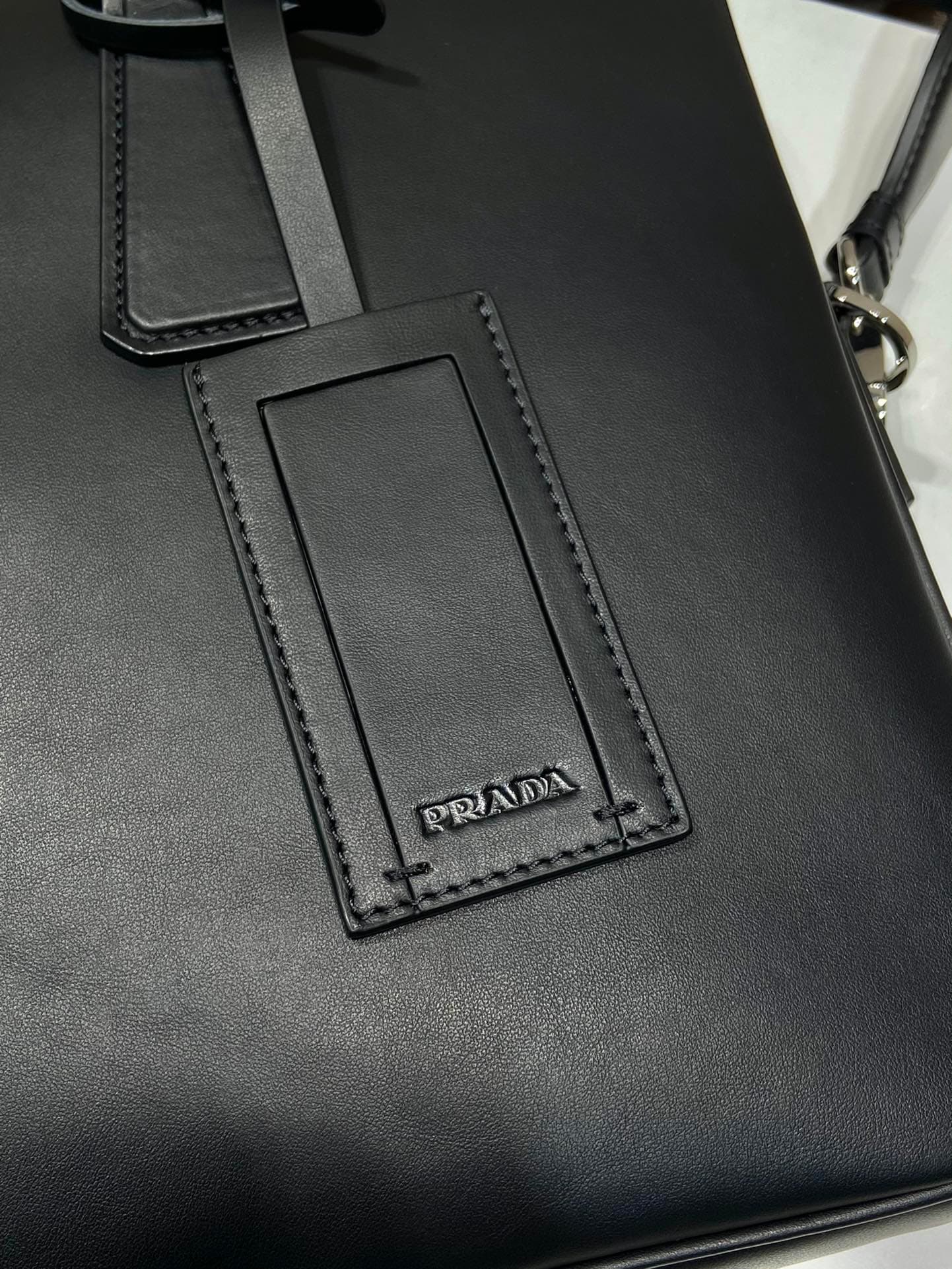C6997 🎉New briefcase🎉2VE368 Nappa leather🎉🎉 — image 7