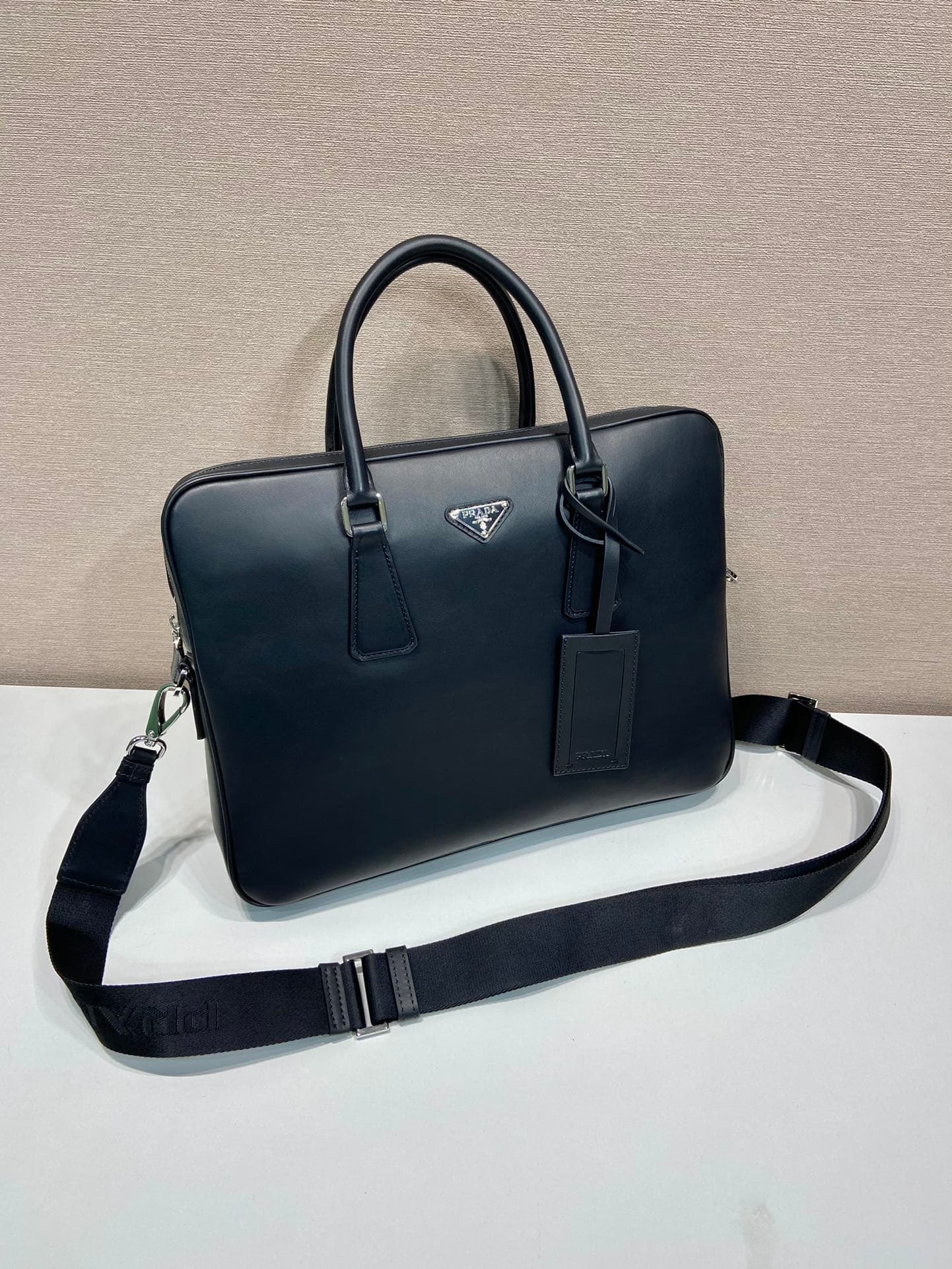 C6997 🎉New briefcase🎉2VE368 Nappa leather🎉🎉 — image 2