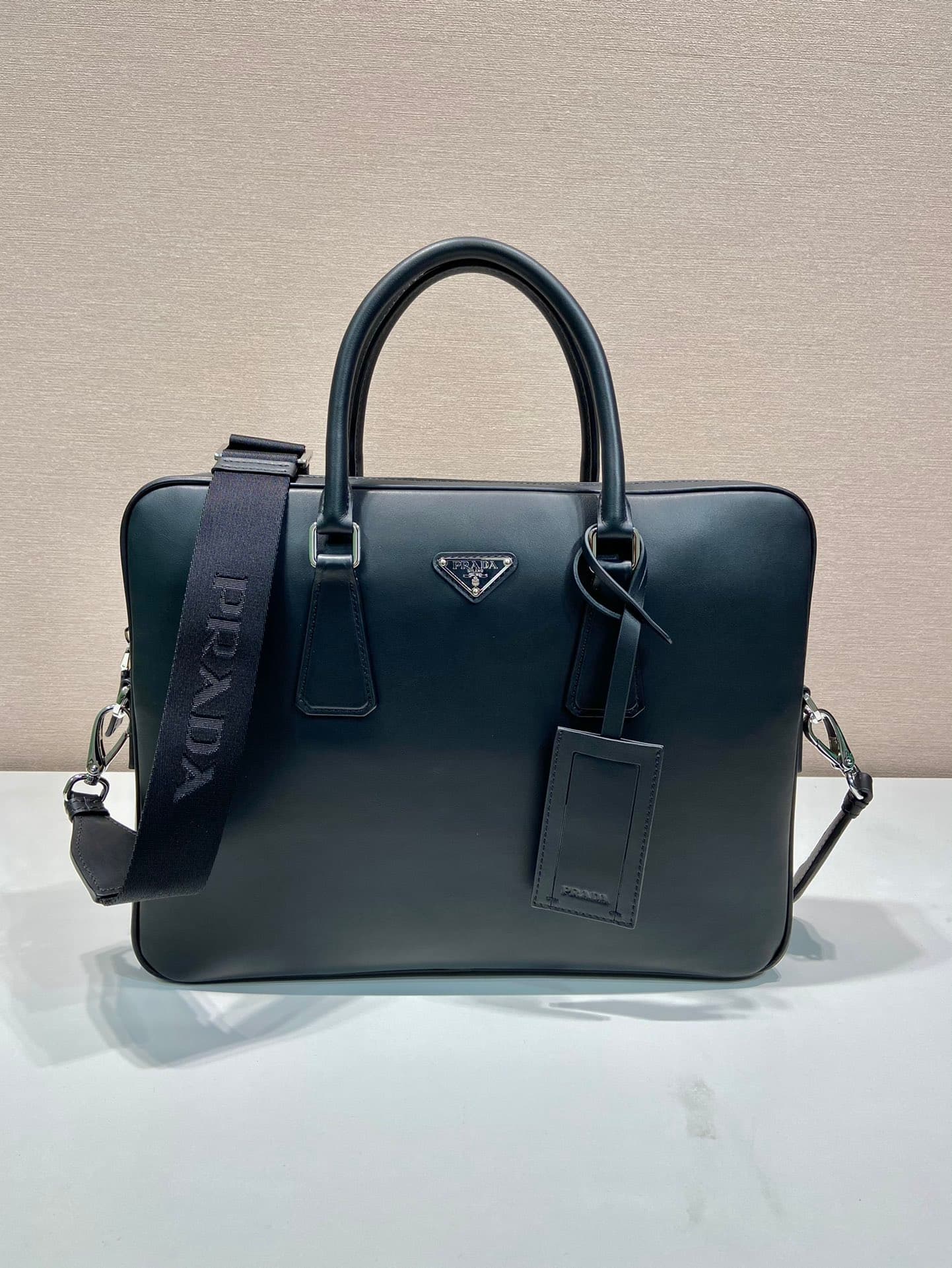 C6997 🎉New briefcase🎉2VE368 Nappa leather🎉🎉 — image 1