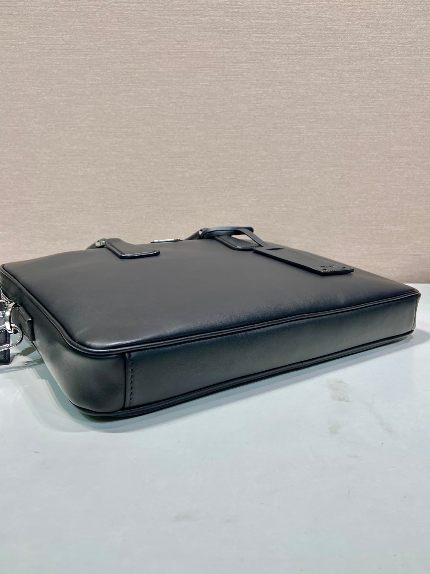 C6997 🎉New briefcase🎉2VE368 Nappa leather🎉🎉 — image 6
