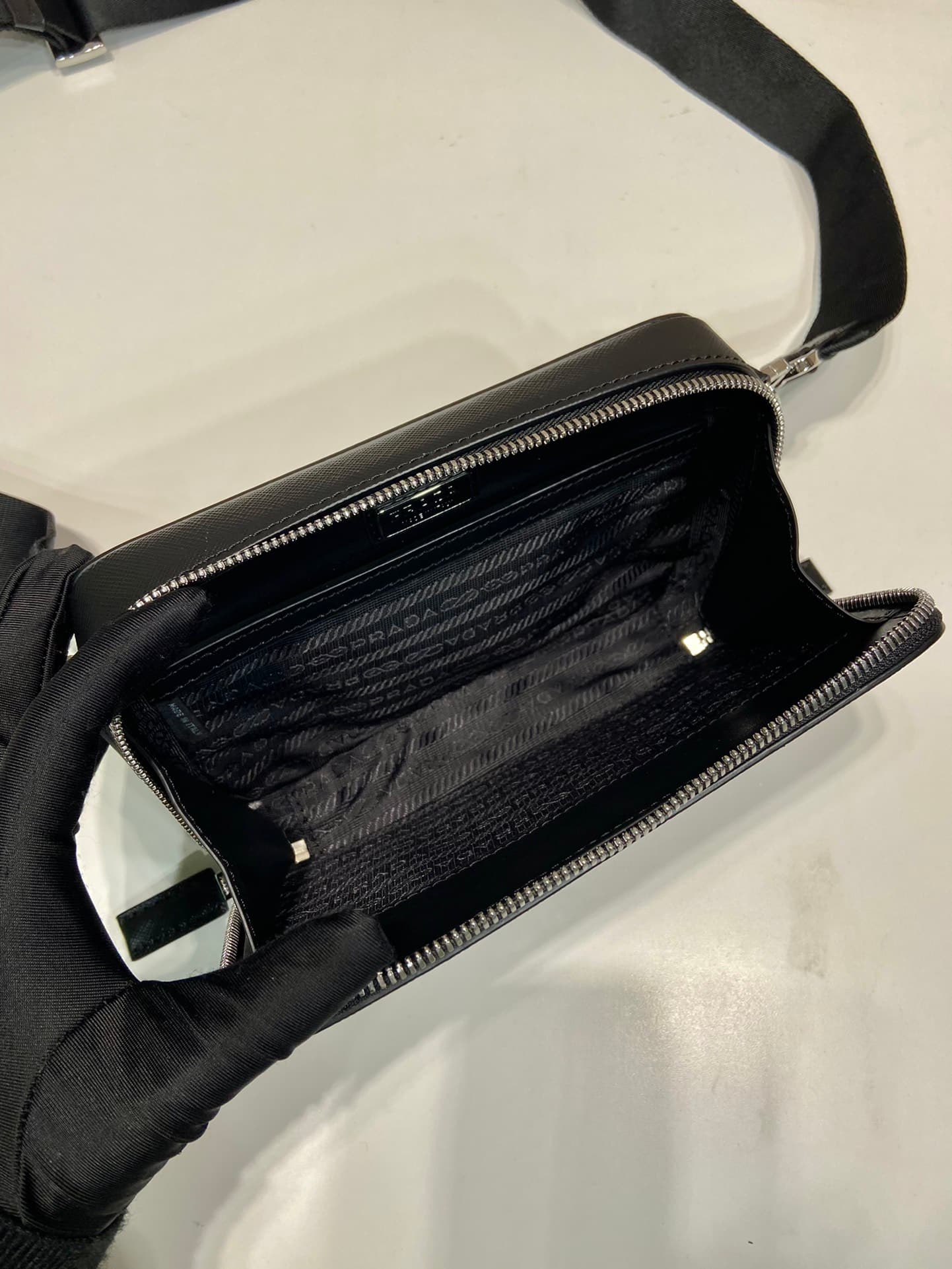 C6990 🎉New postman bag🎉2VH173 cross pattern🎉👏 — image 8