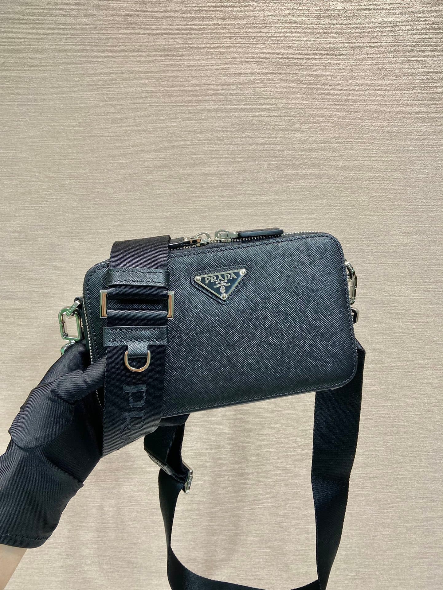 C6990 🎉New postman bag🎉2VH173 cross pattern🎉👏 — image 1
