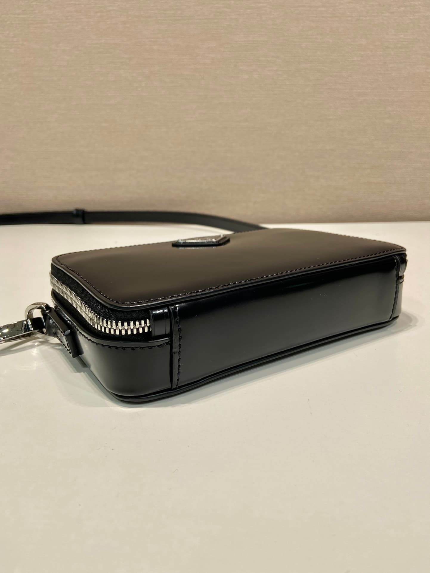 C6991 🎉New postman bag🎉2VH173 with shiny finish🎉🎉 — image 6