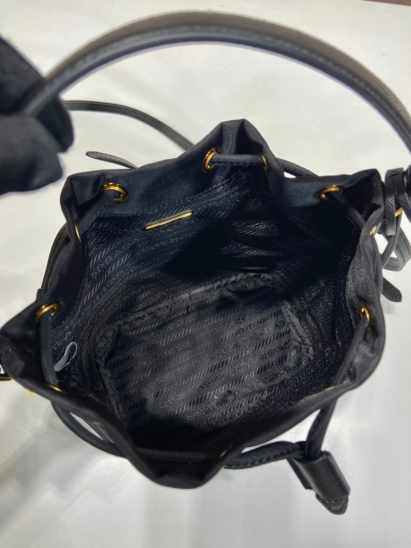 C6973 🎉New bucket bag🎉1BE067 upgraded version🎉🎉 — image 8