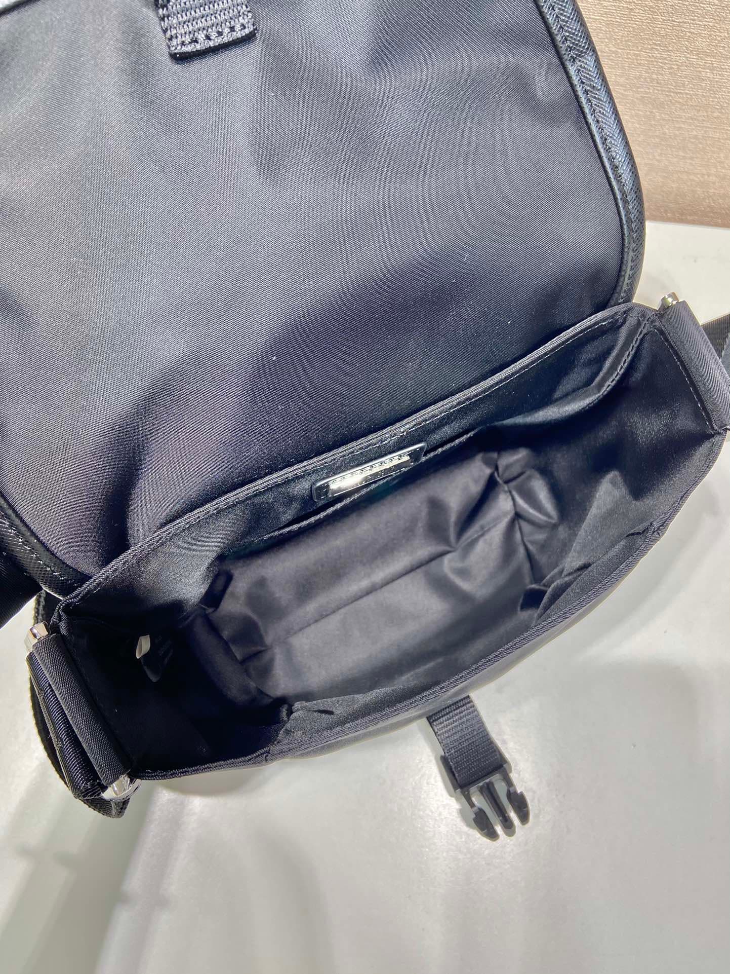 C6939 🎉New delivery bag🎉2VD070 mini model🎉🎉 — image 8