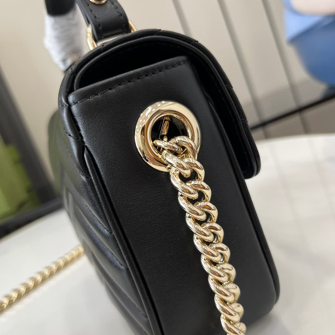 C4020 GG Marmont collection mini handbag. The GG Marmont collection presents a new silhouette with classic colors, exuding the charm of early autumn. This handbag is made of Gucci Black (Rosso Ancora) V-shaped leather sewn together, with detachable buckle — image 6