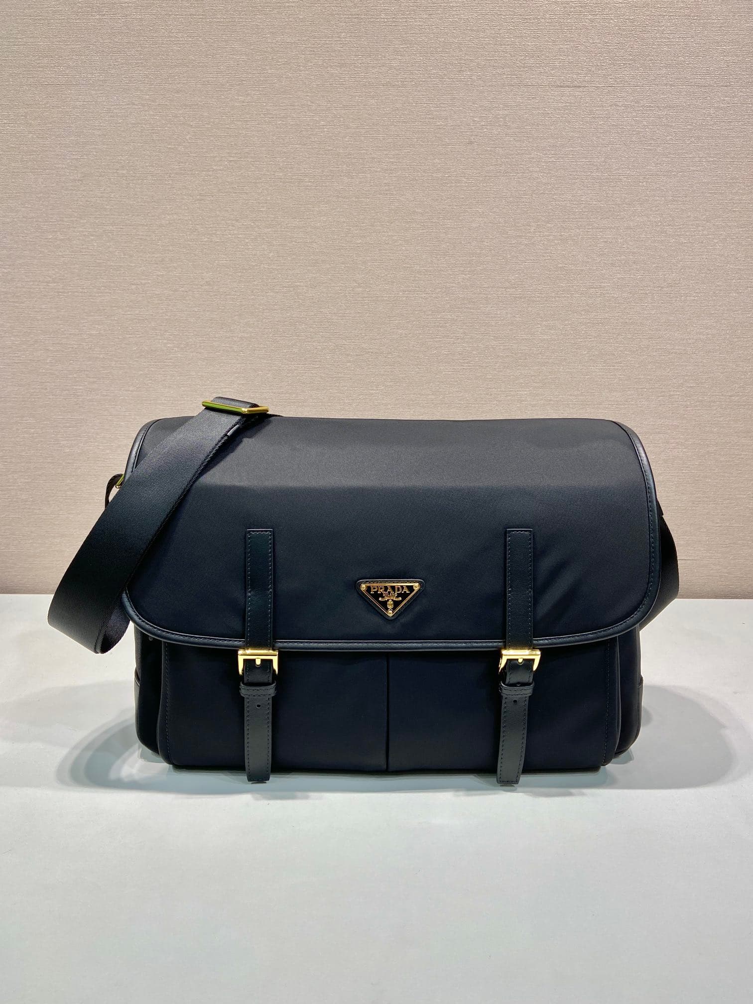 C6995 🎉New courier bag🎉1BD369🎉🎉 — image 1