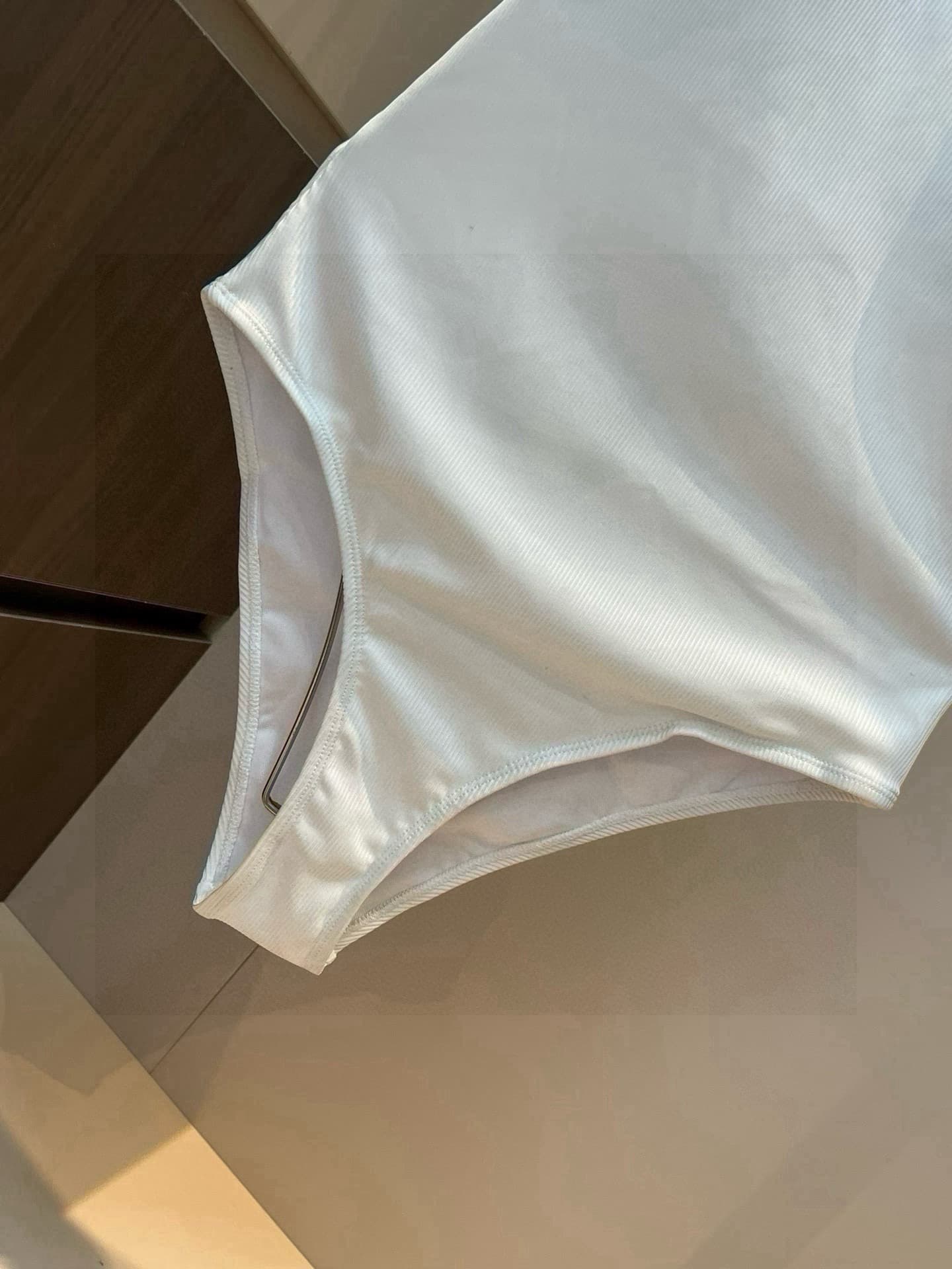 C24958 Chanel swimsuits ¥ — image 4