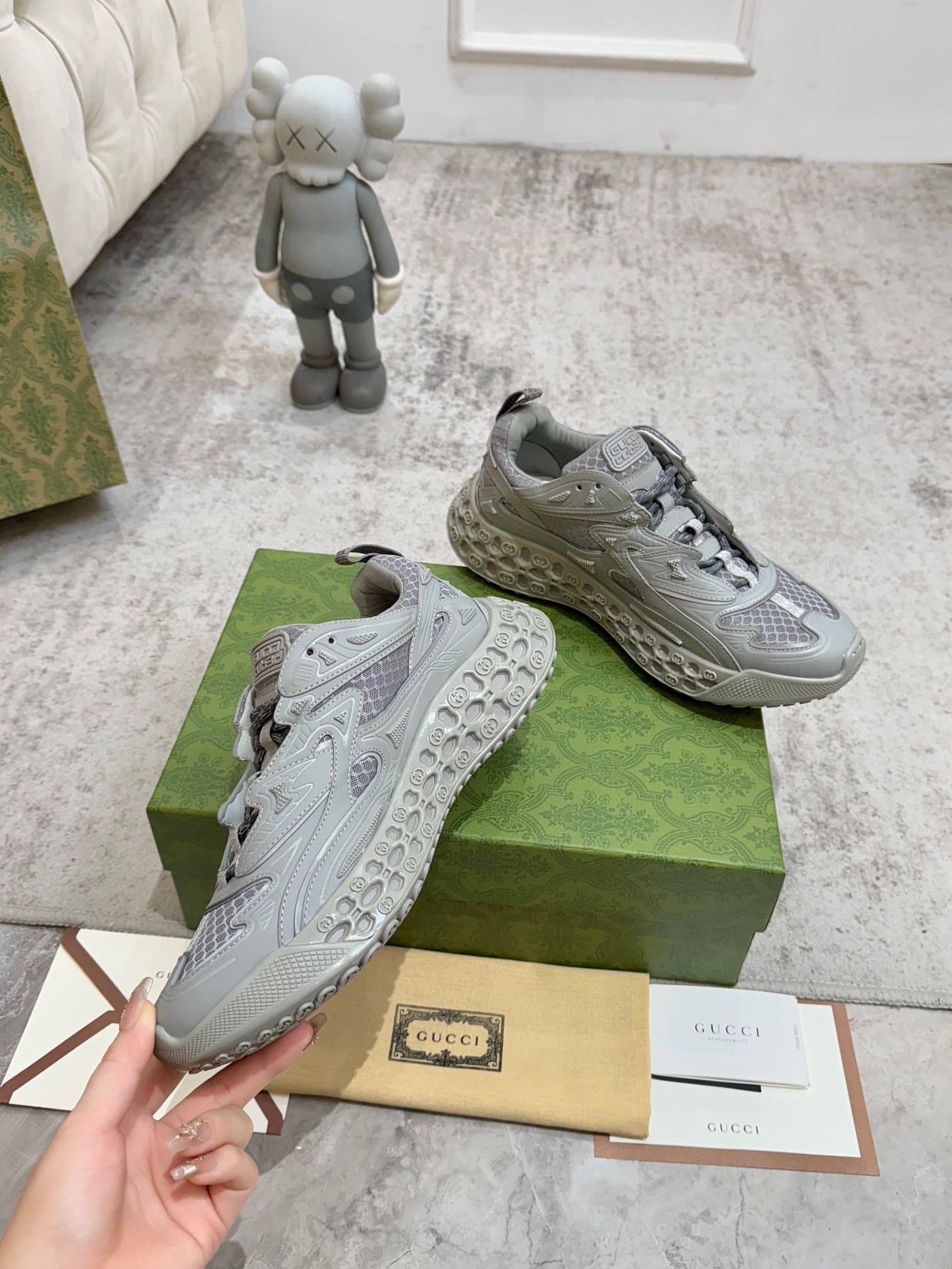 D6835 Gucci introduces new models. These sports shoes are beautifully crafted to bring back the brand’s iconic stripes and straps😍😍 When vintage elements meet futuristic designs🎊🎊 These new Gucci shoes truly push the boundaries of fashion trends💥 — image 7