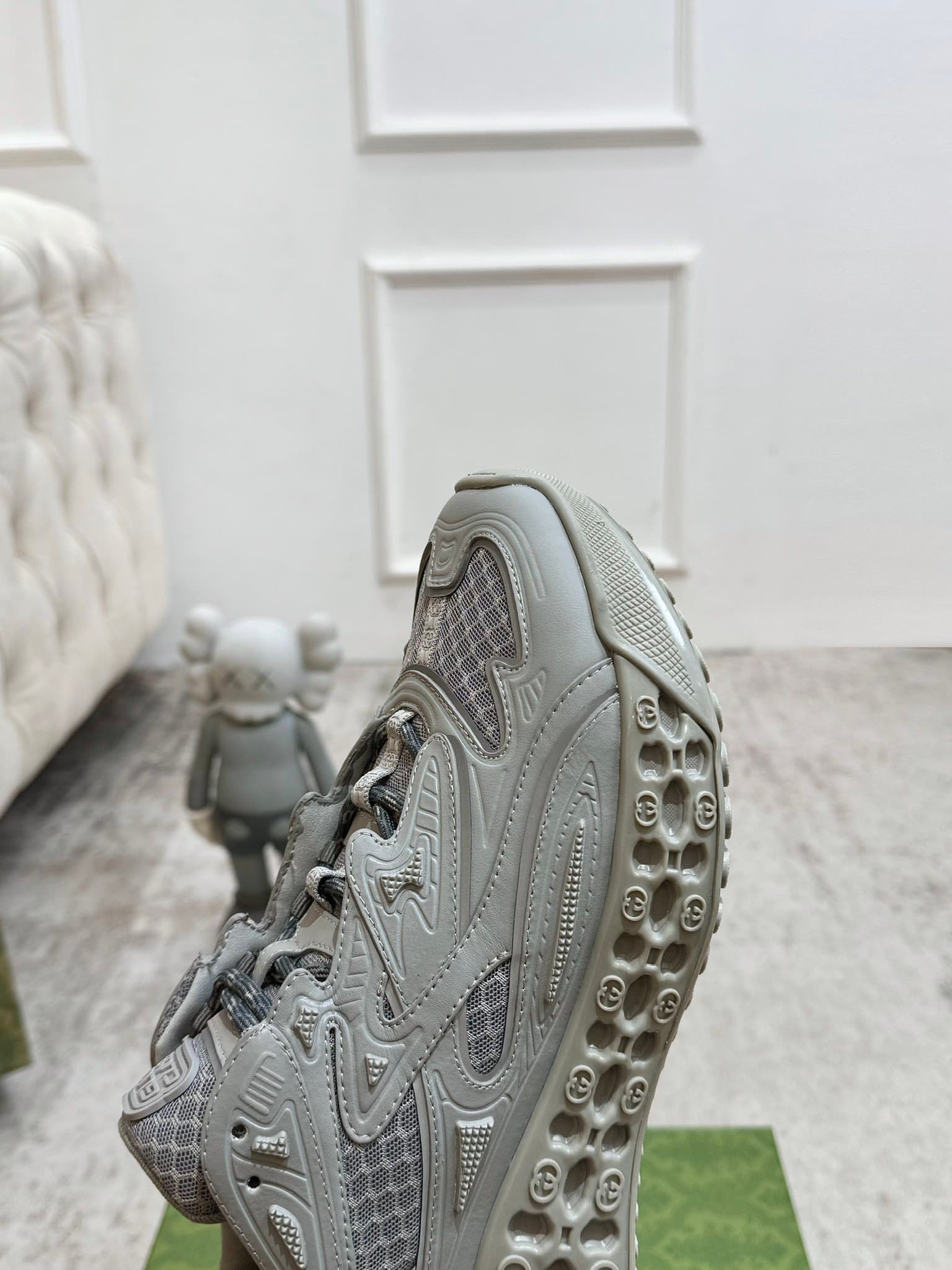 D6835 Gucci introduces new models. These sports shoes are beautifully crafted to bring back the brand’s iconic stripes and straps😍😍 When vintage elements meet futuristic designs🎊🎊 These new Gucci shoes truly push the boundaries of fashion trends💥 — image 4
