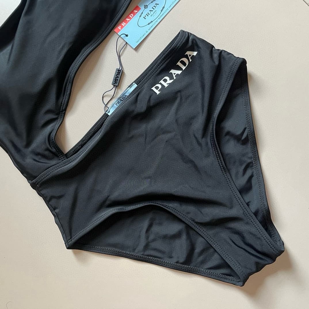 C24861 Gucci swimsuits ¥ — image 3