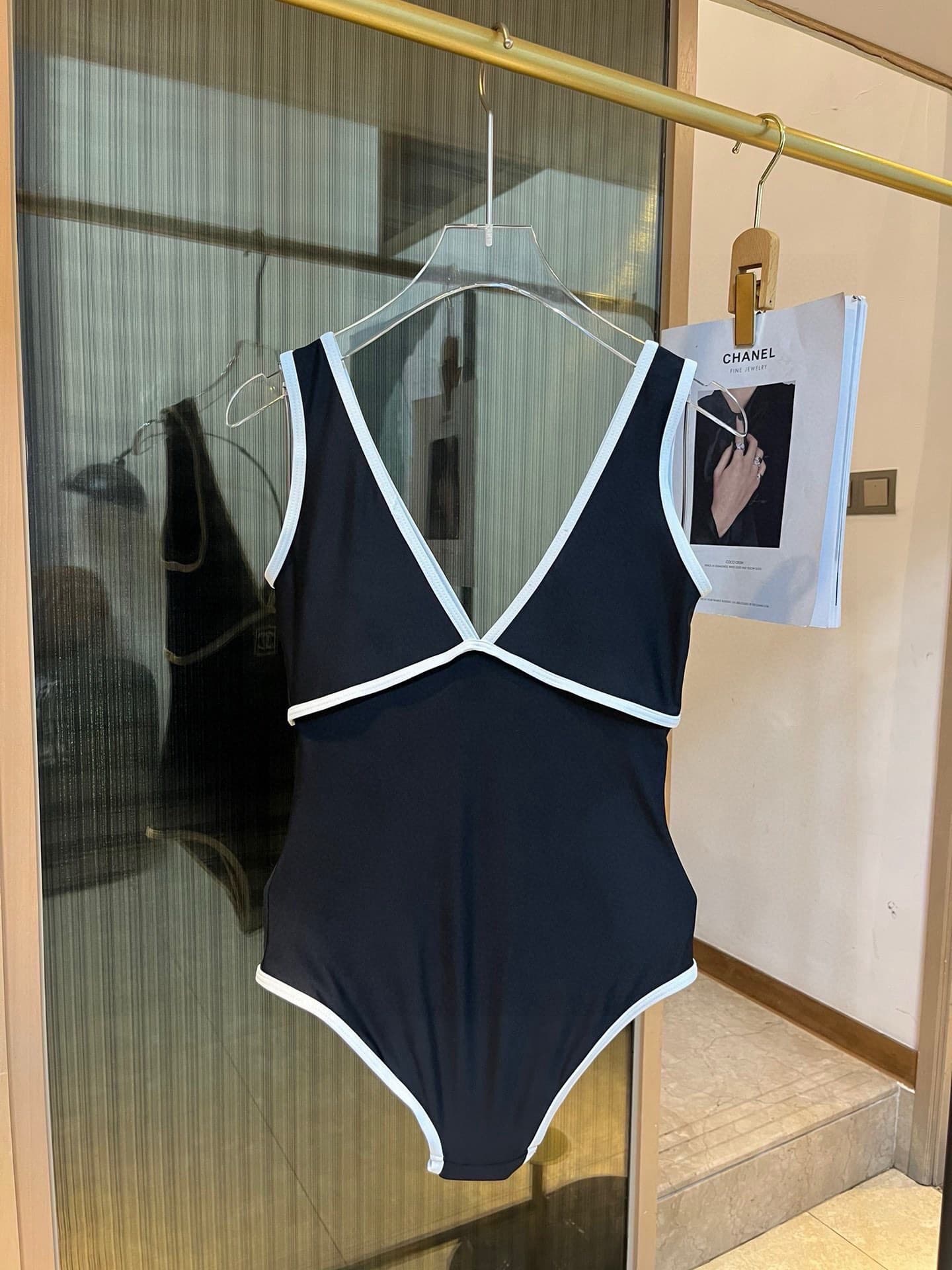 C24860 ¥ — image 4