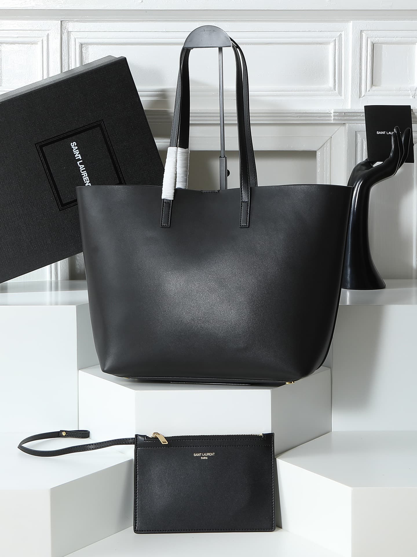 C8605 Back order! A new YSL shopping bag made of full-grain leather 🍂🍂 It’s casual and versatile; it has a large interior space, making it convenient 👍🏼 Safe 👍🏼 Easy to use for travel. You should have one in this season. Dimensions: 33*31*15cm [Opening si — image 3