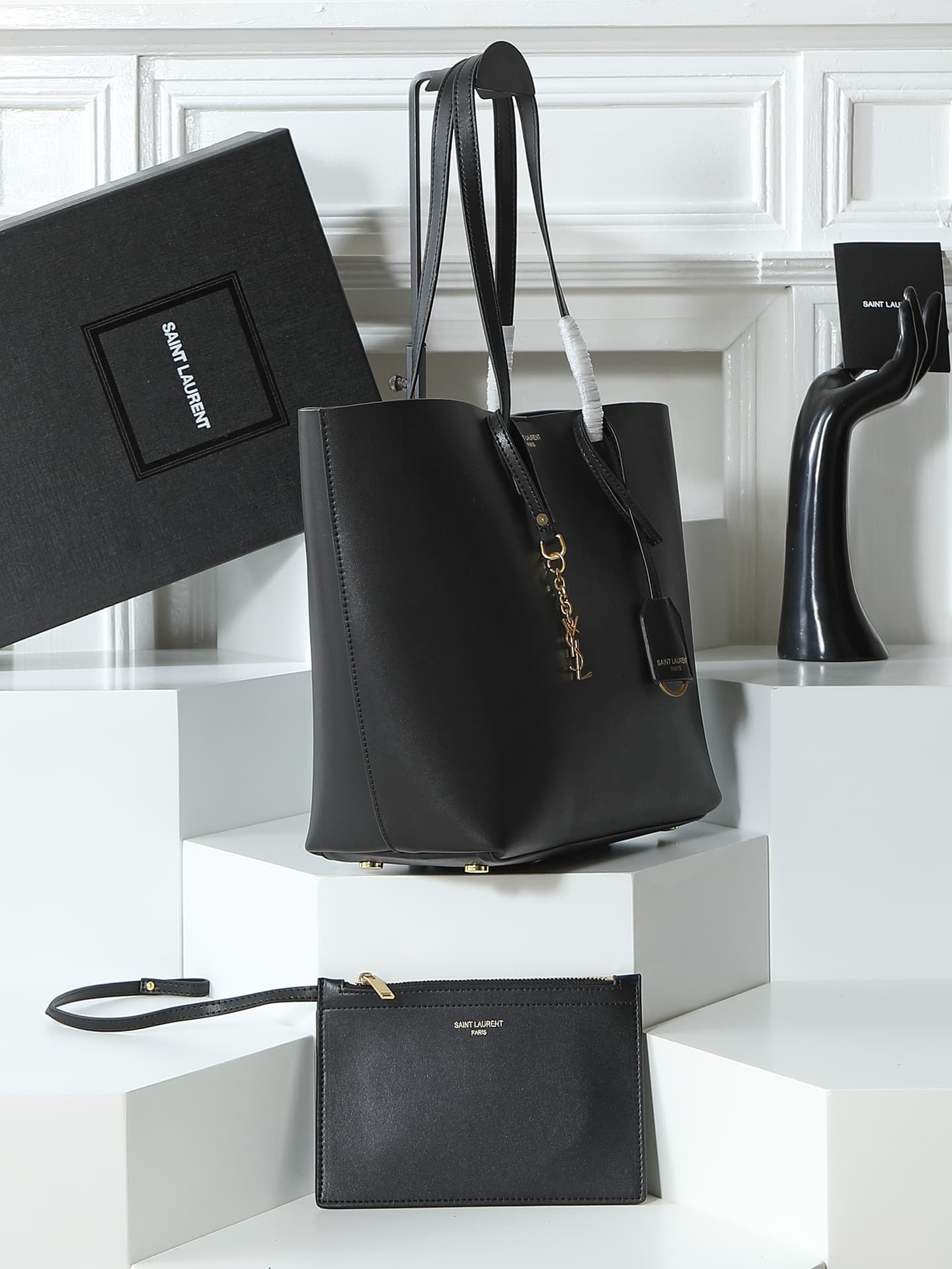 C8605 Back order! A new YSL shopping bag made of full-grain leather 🍂🍂 It’s casual and versatile; it has a large interior space, making it convenient 👍🏼 Safe 👍🏼 Easy to use for travel. You should have one in this season. Dimensions: 33*31*15cm [Opening si — image 2