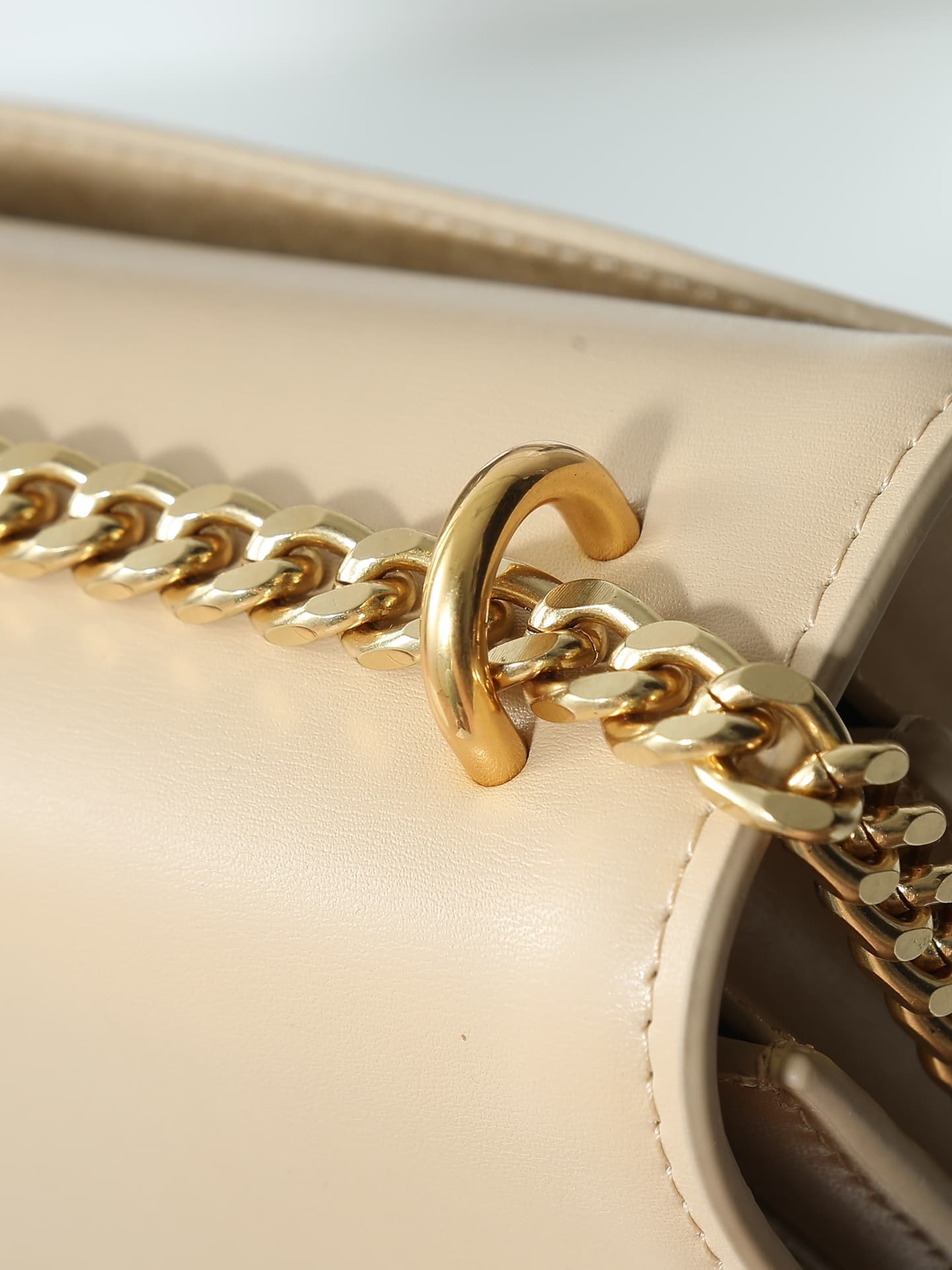 C8604 (Vintage/retro leather cowhide🐂) Vintage/retro imported high-quality cowhide with toothpick pattern ➕ premium custom matching vacuum galvanized antique gold hardware—new antique gold hardware in stock! The craftsmanship of the leather and metal is a — image 4