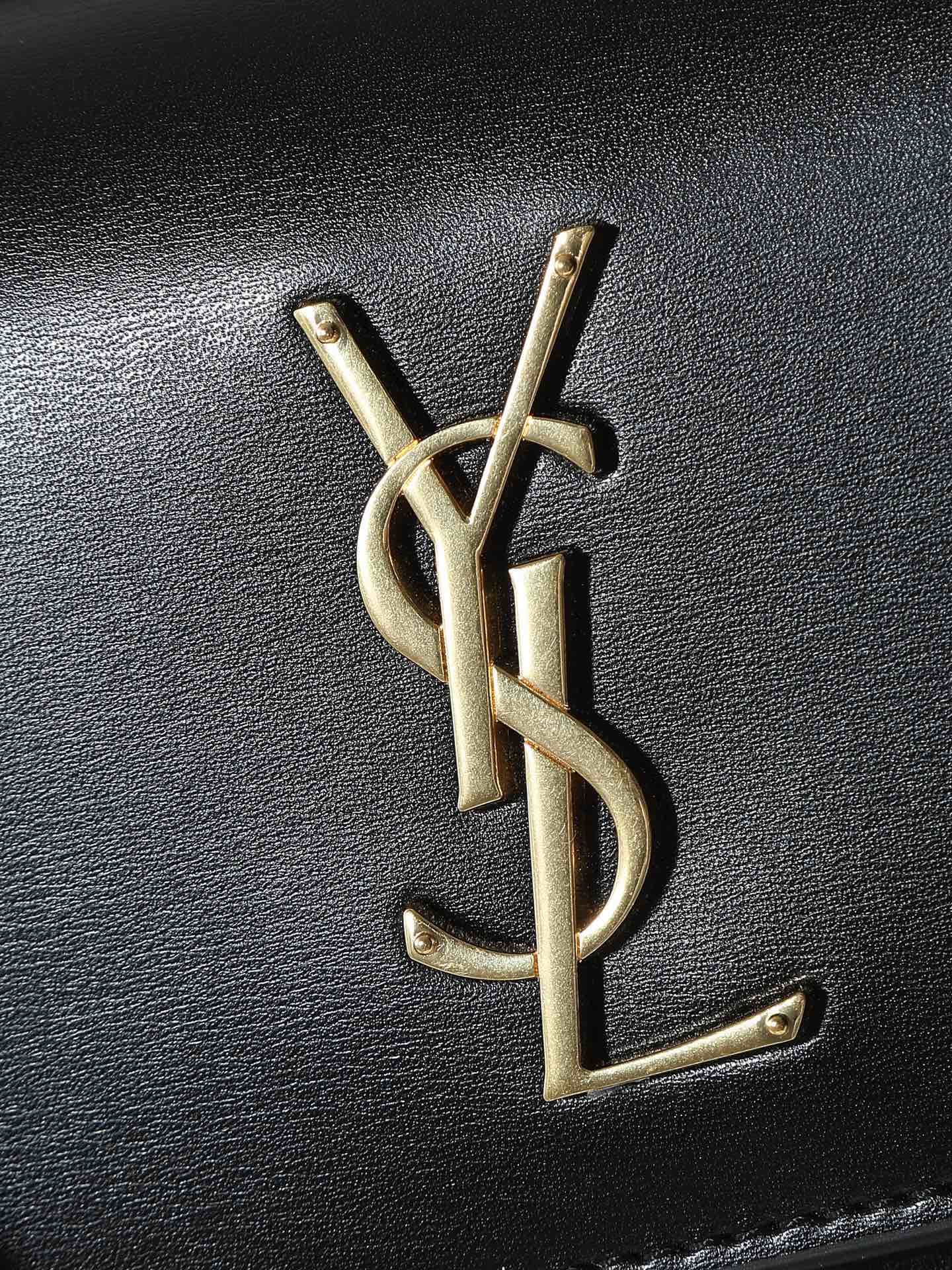 C8602 (Vintage/retro leather skin🐂) Vintage/retro imported high-quality leather skin with toothpick pattern ➕ premium custom-made, perfectly aligned vacuum-plated antique gold hardware—new antique gold hardware in stock! The craftsmanship of the leather a — image 5