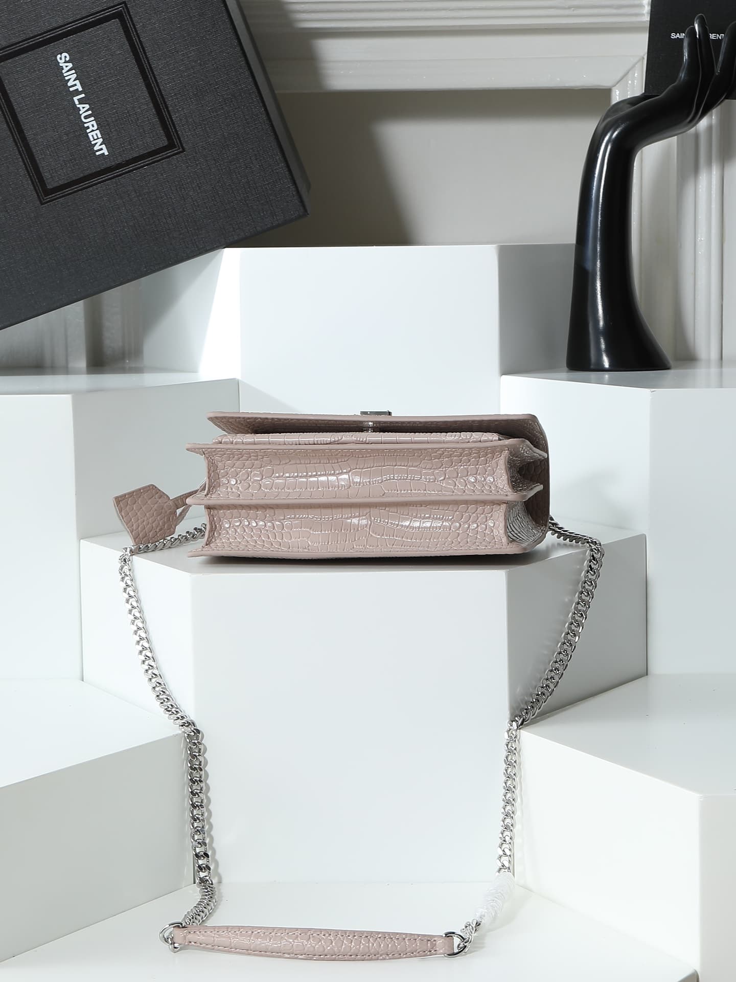 C8600 YSL Crocodile Pattern, similar to the Prince Wen model. Features a special handcrafted cowhide texture with three-dimensional patterns; imported electroplated antique silver hardware. A great item for street photography – it captures attention and i — image 4