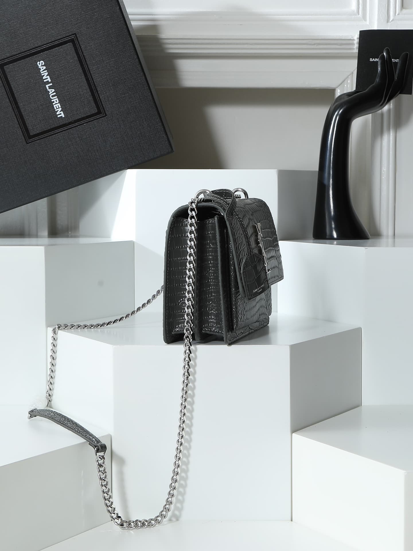C8599 YSL Crocodile Pattern, same as the Prince Wen model. Features a special leather texture with three-dimensional patterns; imported electroplated antique silver hardware. A great item for street photography – it captures attention and is practical and — image 2