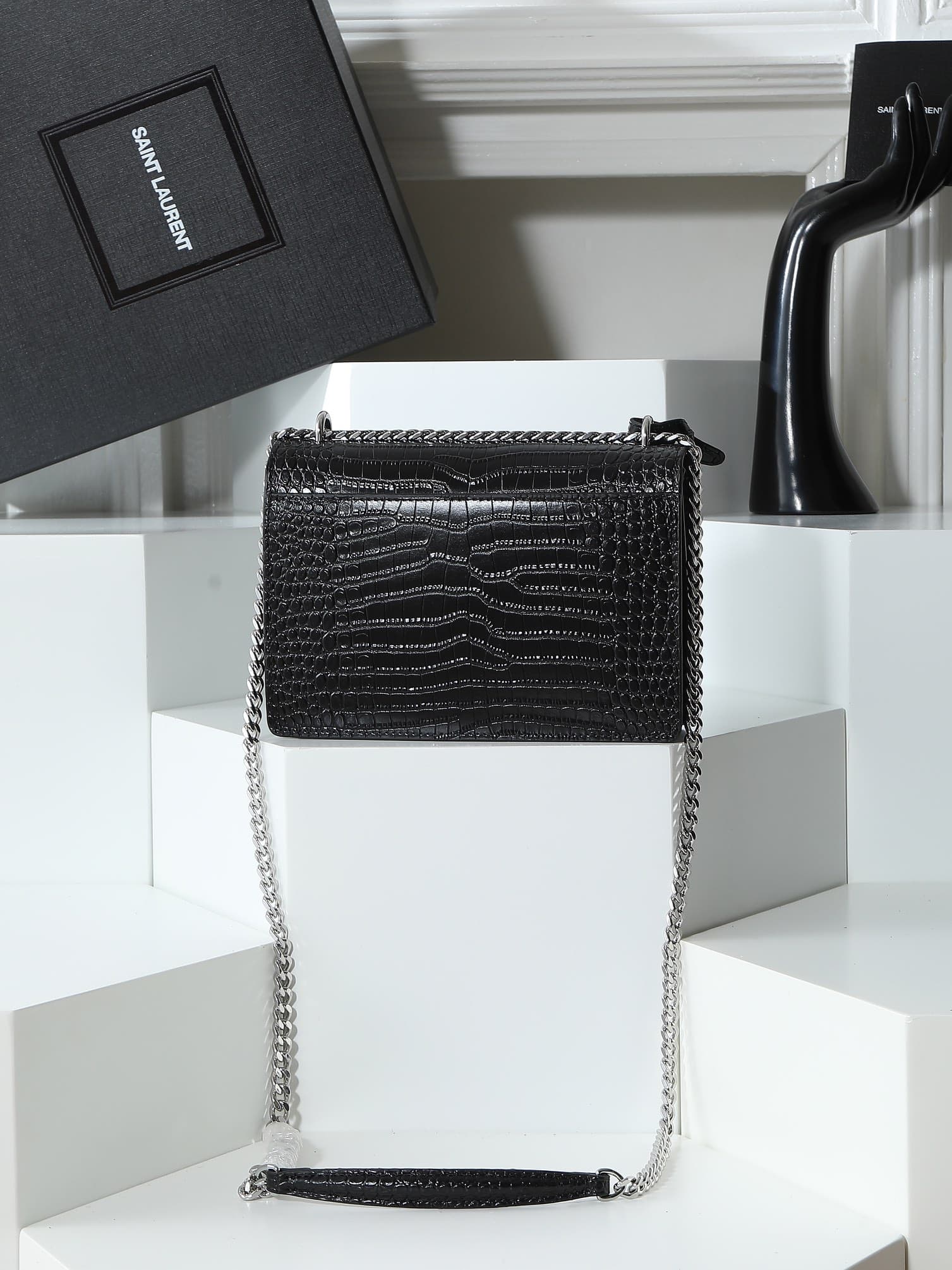 C8598 YSL Crocodile Pattern, similar to the Prince Wen model. Features a special high-quality cowhide texture with three-dimensional patterns; imported electroplated antique silver hardware. An excellent item for street photography – it helps focus the at — image 3