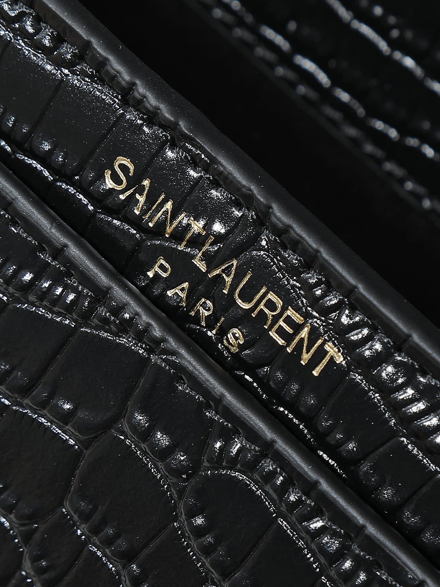C8597 YSL Crocodile Pattern, similar to the Prince Wen model. Features a special high-quality cowhide texture with three-dimensional patterns; imported electroplated antique silver hardware. An excellent item for street photography – it captures attention — image 7