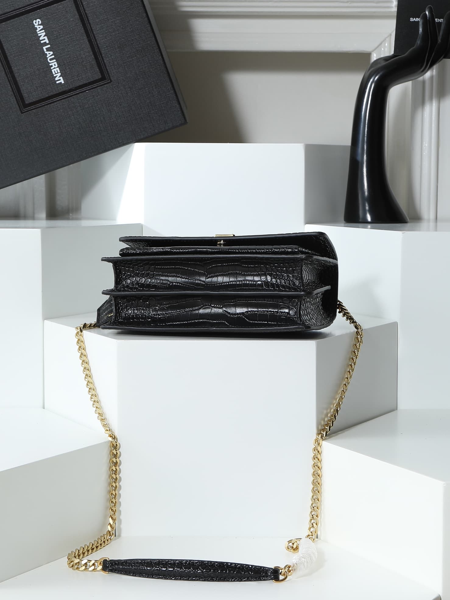 C8597 YSL Crocodile Pattern, similar to the Prince Wen model. Features a special high-quality cowhide texture with three-dimensional patterns; imported electroplated antique silver hardware. An excellent item for street photography – it captures attention — image 4
