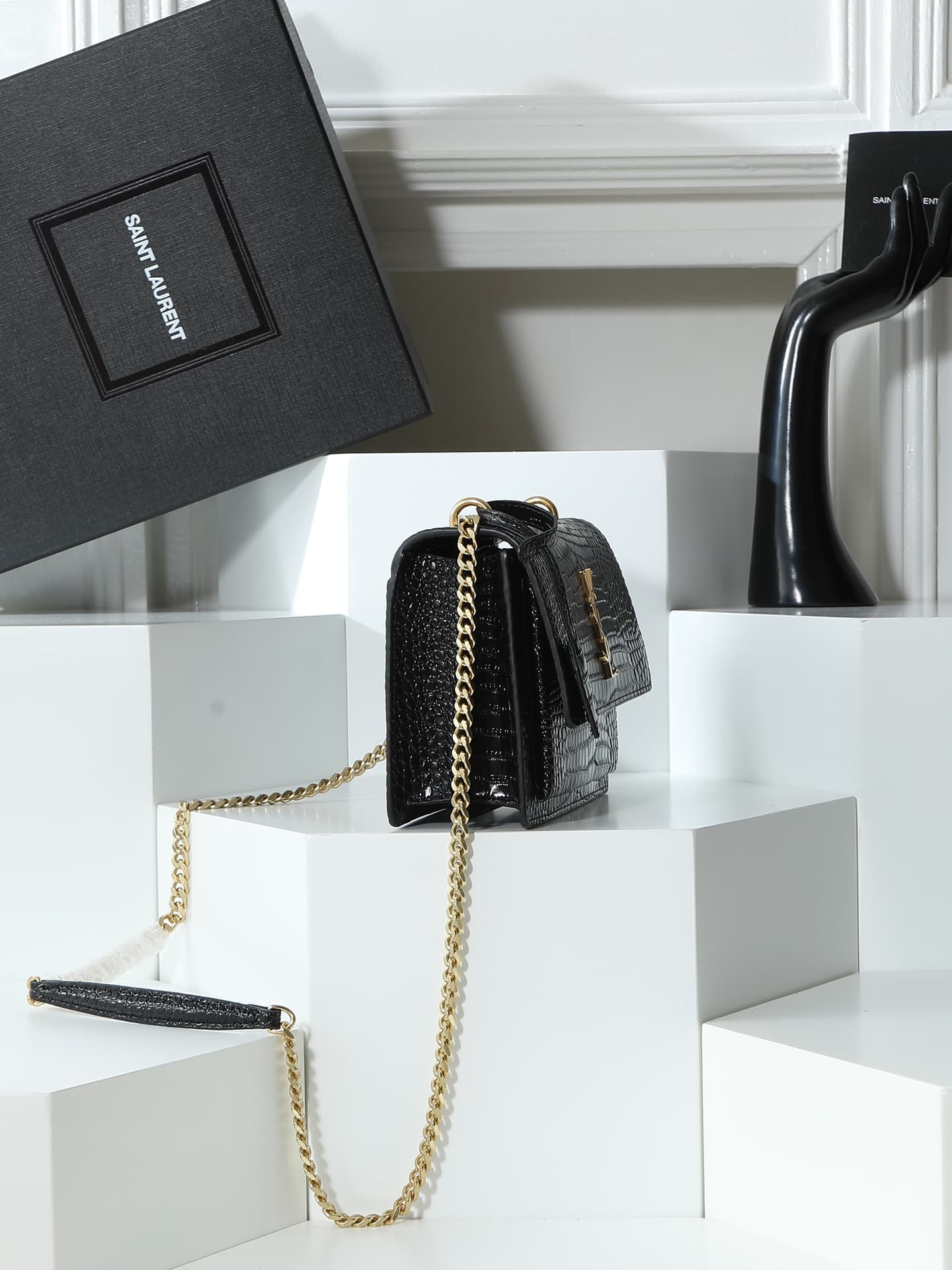 C8597 YSL Crocodile Pattern, similar to the Prince Wen model. Features a special high-quality cowhide texture with three-dimensional patterns; imported electroplated antique silver hardware. An excellent item for street photography – it captures attention — image 2