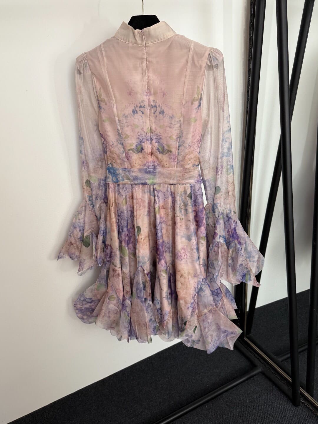 C18261 Item number: 20254120 Zimmermann – New design, hyacinth flower pattern,荷叶-shaped belt, bell-shaped long-sleeved dress. Short skirt, purple and yellow colors, S-XL sizes. [Size M: bust size 90, sleeve length 66, waist size 72, overall length 95] — image 2