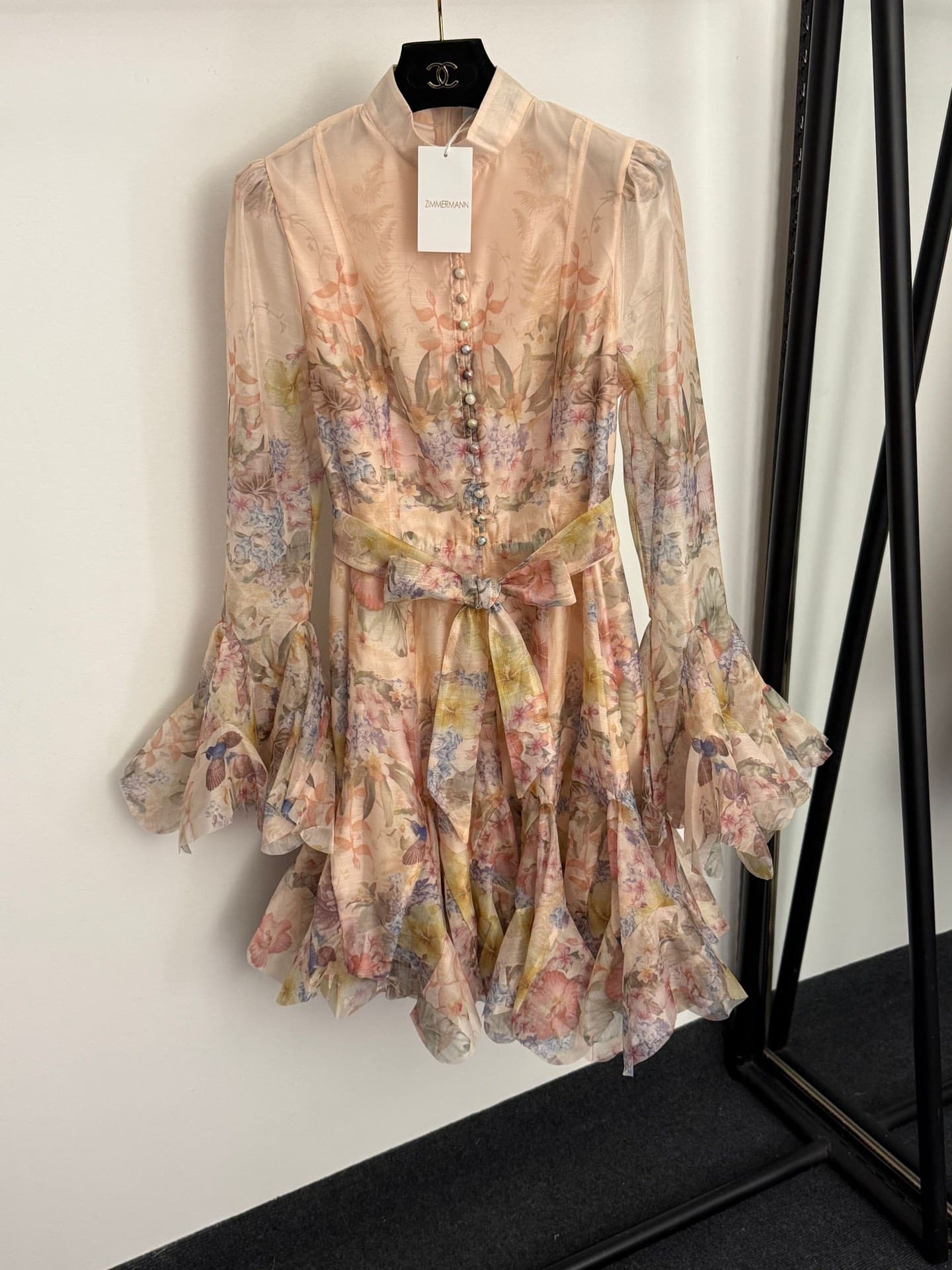 C18261 Item number: 20254120 Zimmermann – New design, hyacinth flower pattern,荷叶-shaped belt, bell-shaped long-sleeved dress. Short skirt, purple and yellow colors, S-XL sizes. [Size M: bust size 90, sleeve length 66, waist size 72, overall length 95] — image 3