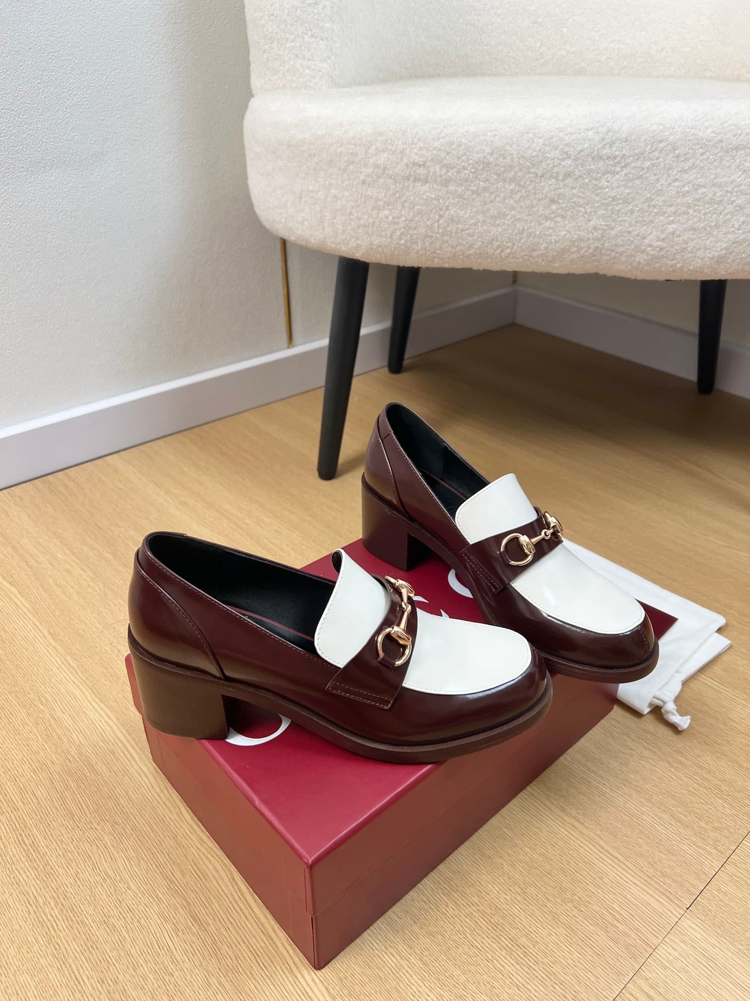 D6847 🍸 GUCCI Gucci | 𝟐𝟎𝟐5ˢˢ — image 3
