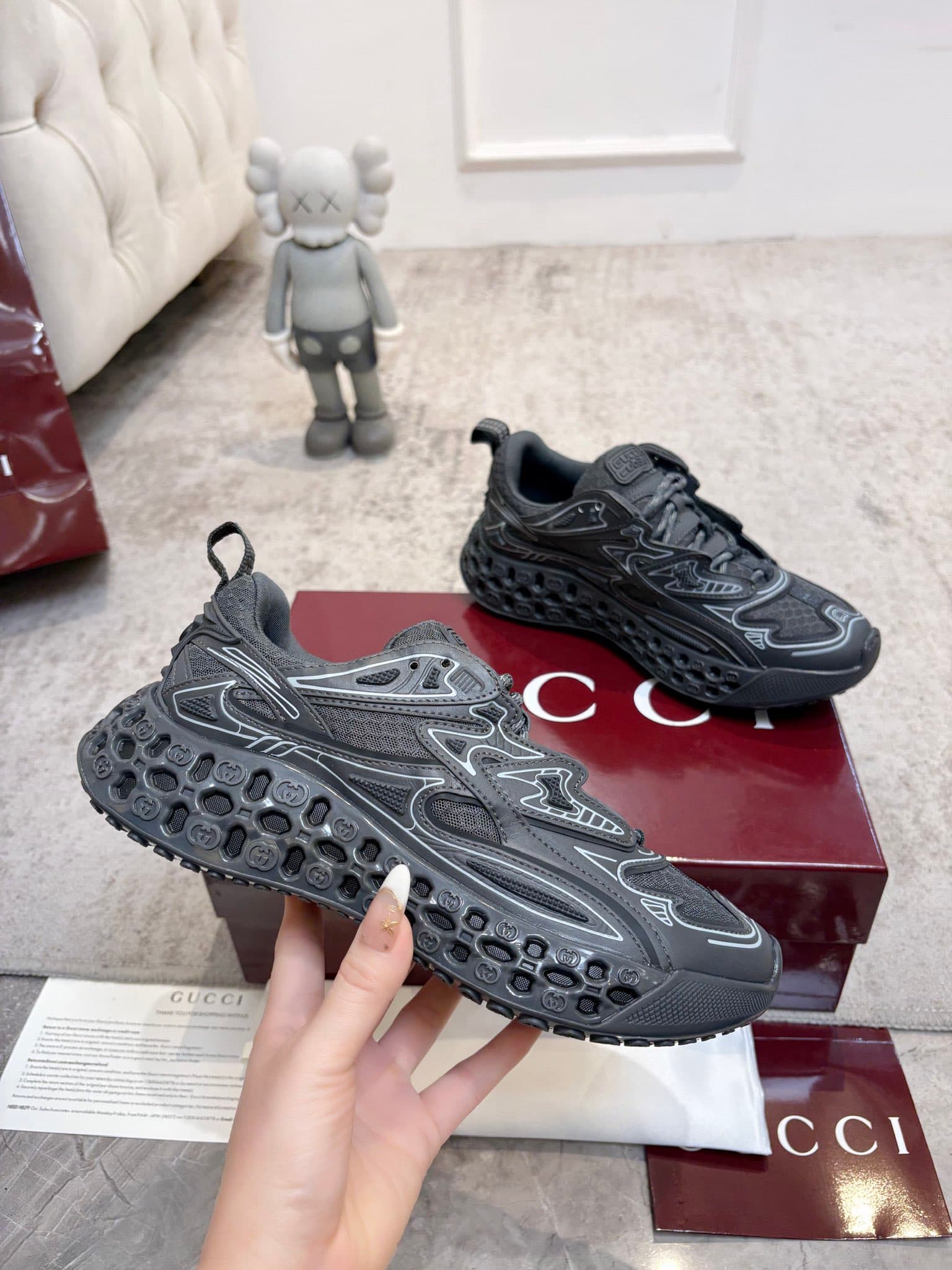 D6833 Gucci introduces new designs: these sneakers are crafted with significant investment to bring back the brand’s iconic stripes and straps to life😍😍 When vintage elements meet futuristic design🎊🎊 These new Gucci shoes truly push the boundaries of fash — image 7
