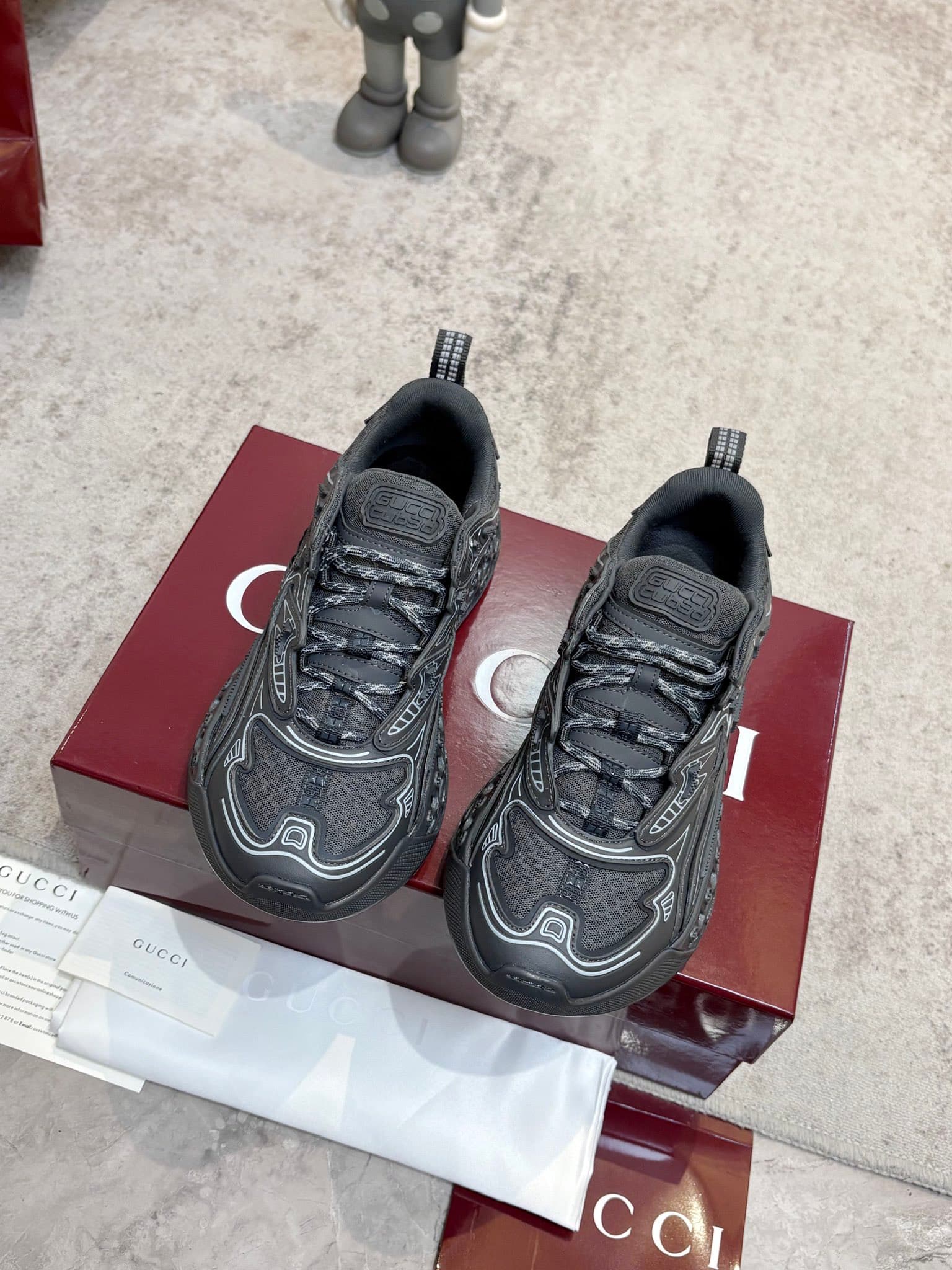 D6833 Gucci introduces new designs: these sneakers are crafted with significant investment to bring back the brand’s iconic stripes and straps to life😍😍 When vintage elements meet futuristic design🎊🎊 These new Gucci shoes truly push the boundaries of fash — image 2